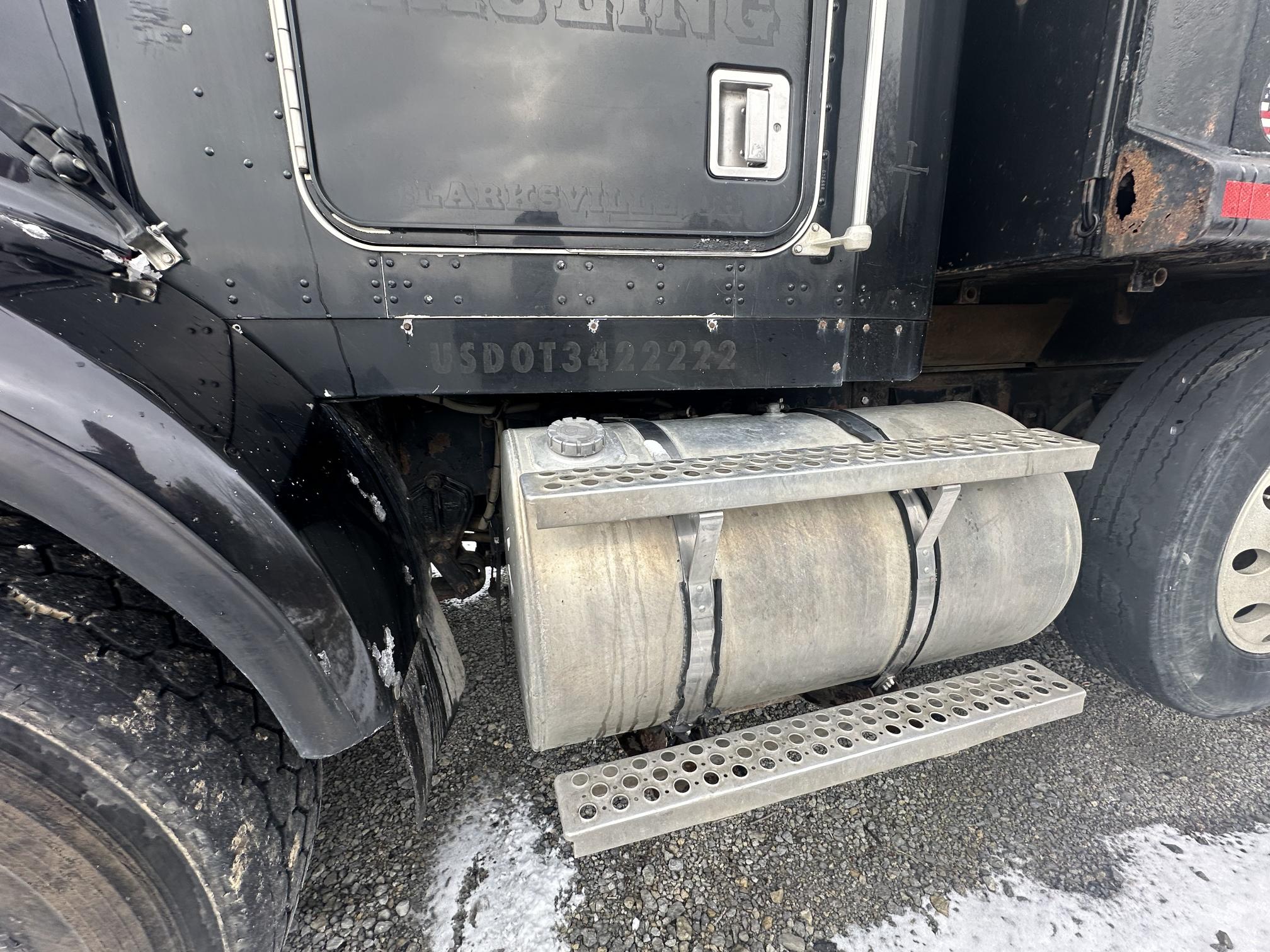 2002 KENWORTH T800 - Image 18