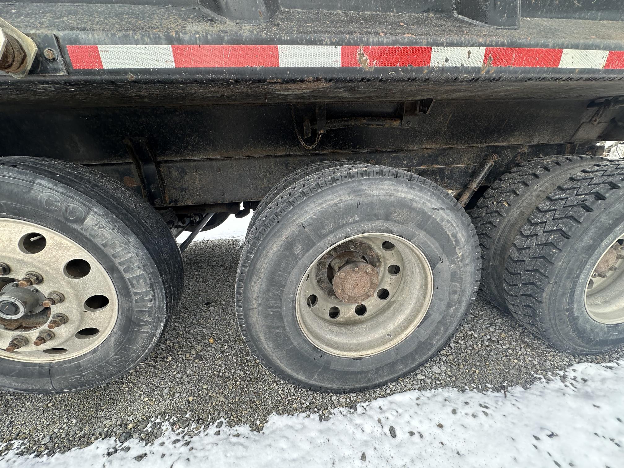 2002 KENWORTH T800 - Image 23