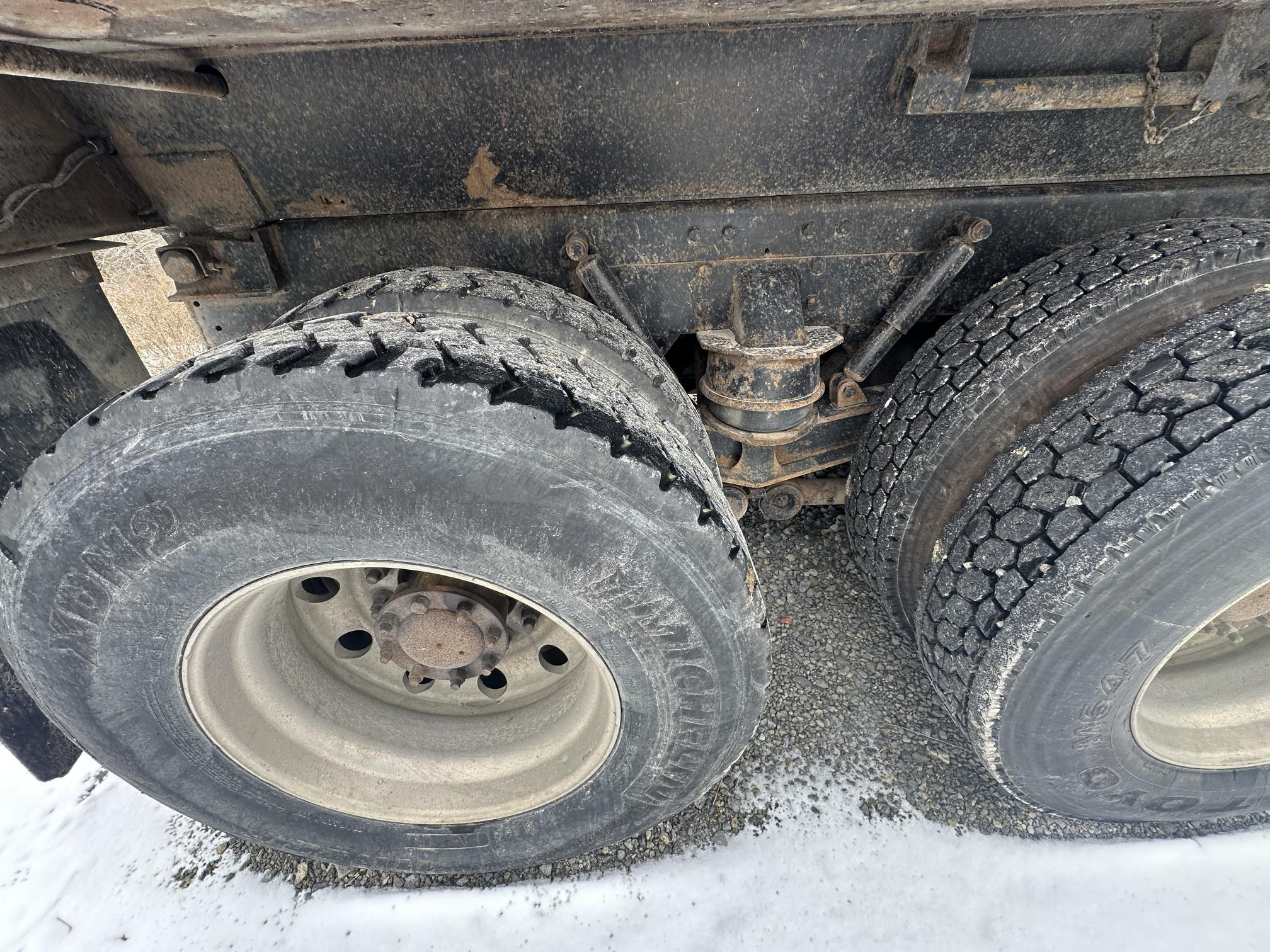 2002 KENWORTH T800 - Image 28