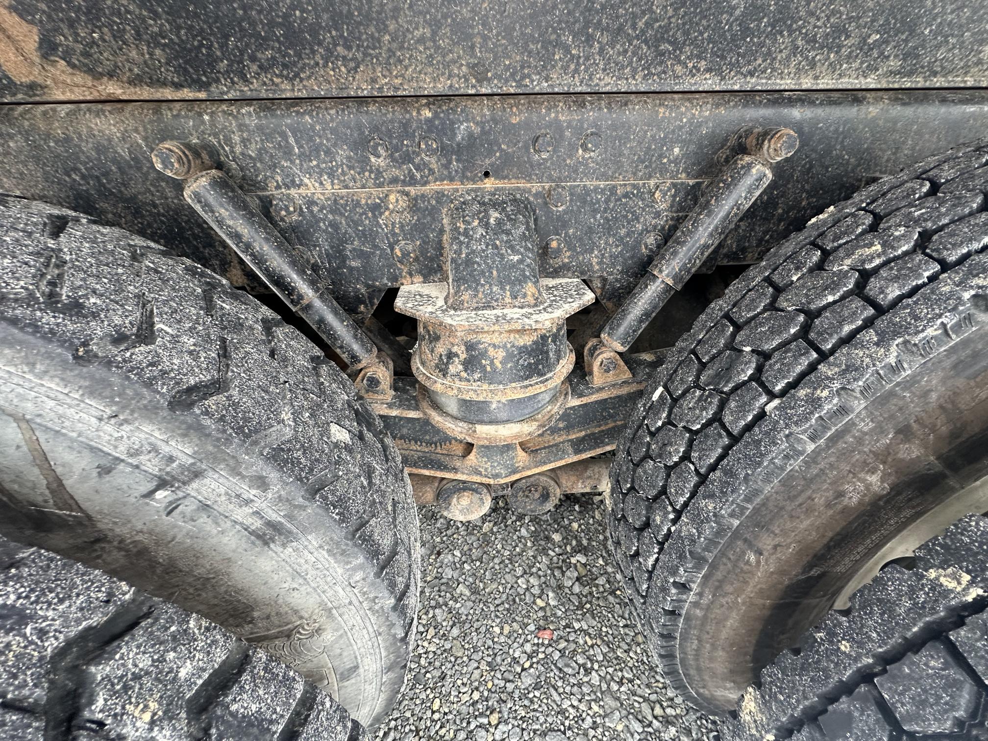 2002 KENWORTH T800 - Image 29