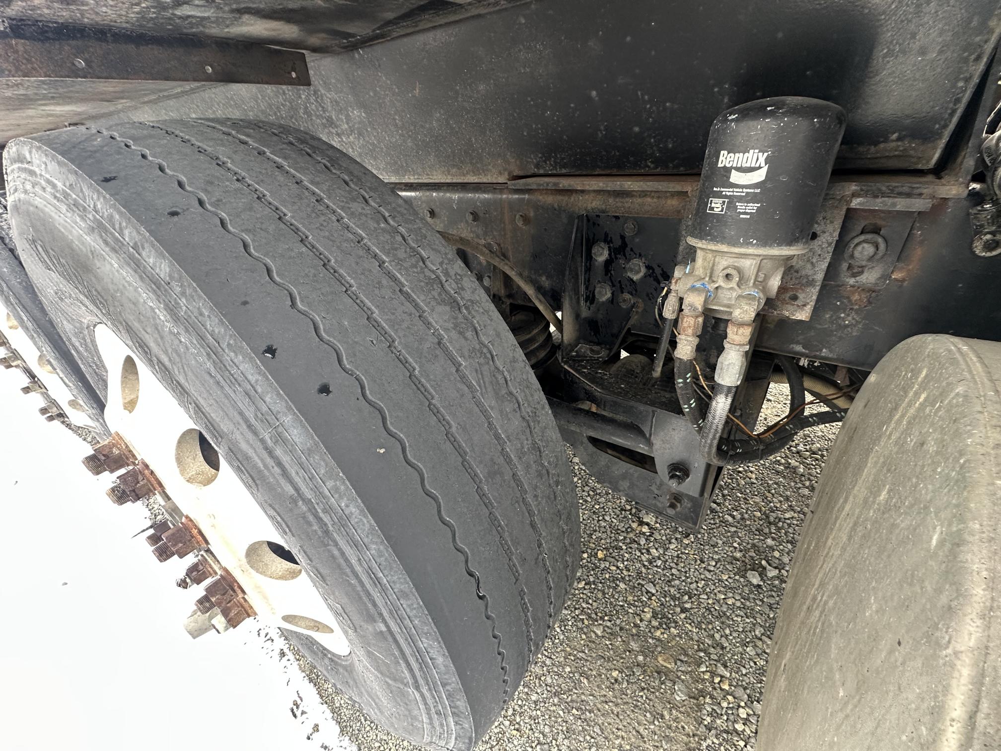 2002 KENWORTH T800 - Image 32