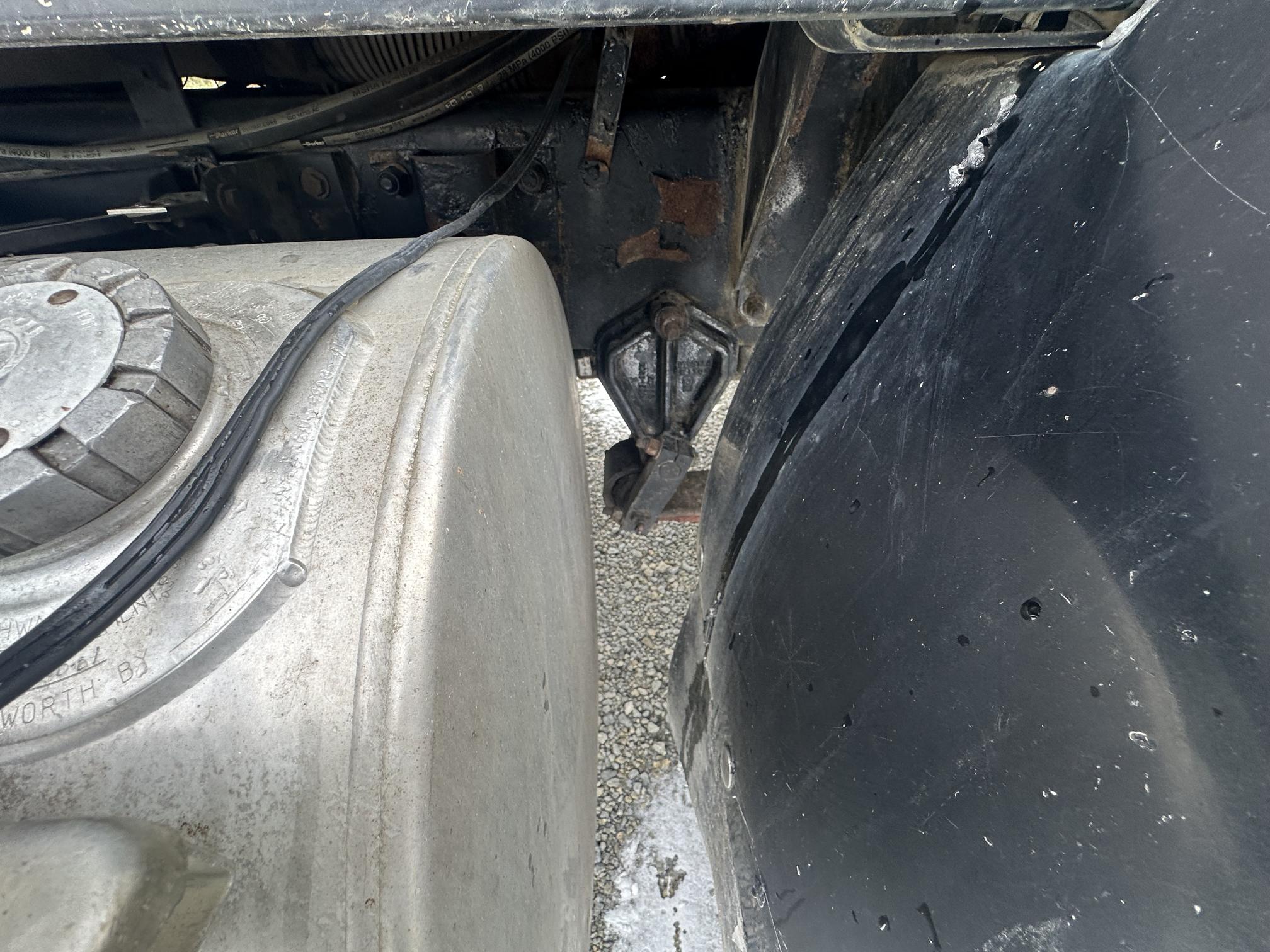 2002 KENWORTH T800 - Image 35