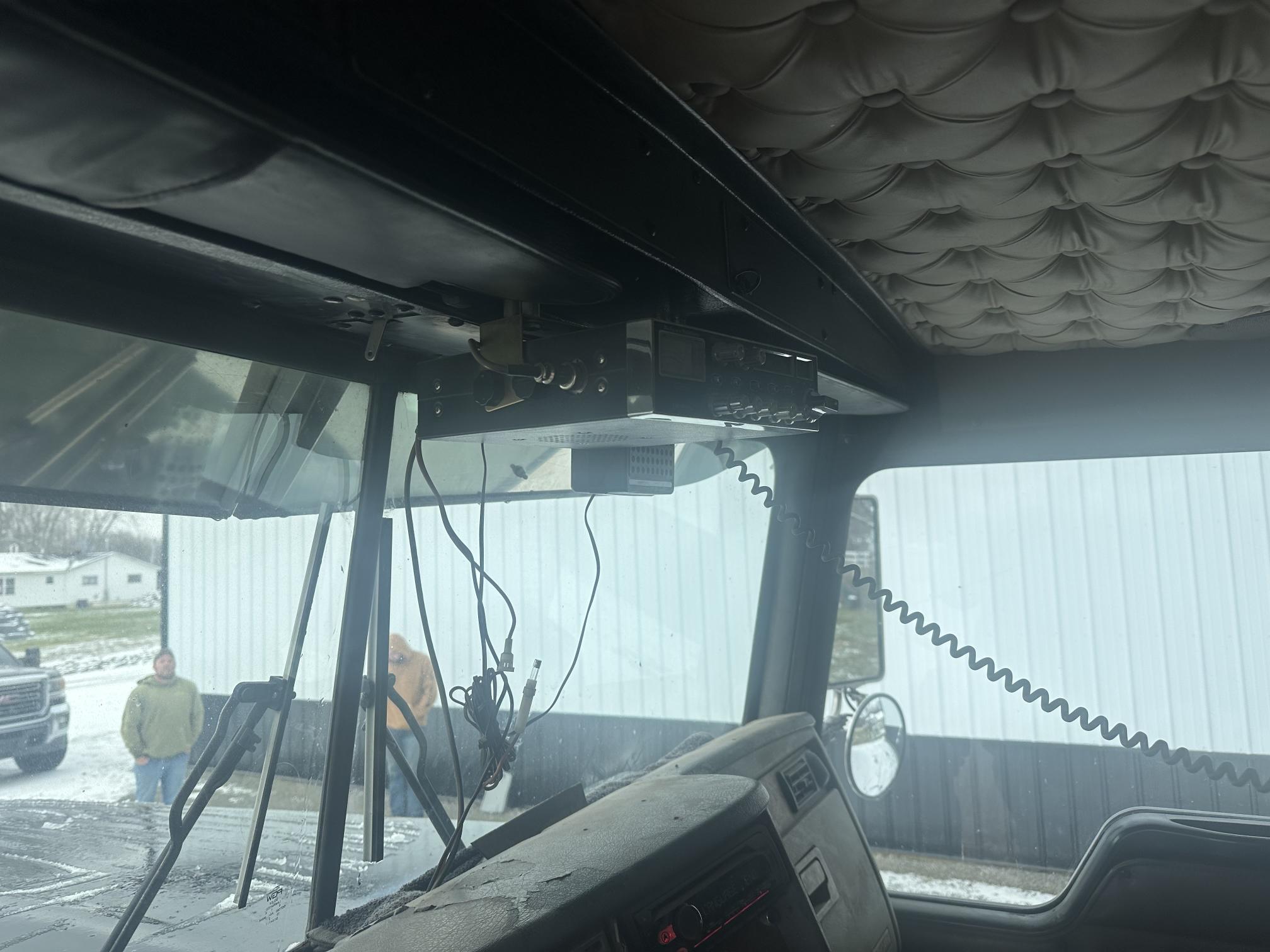 2002 KENWORTH T800 - Image 42