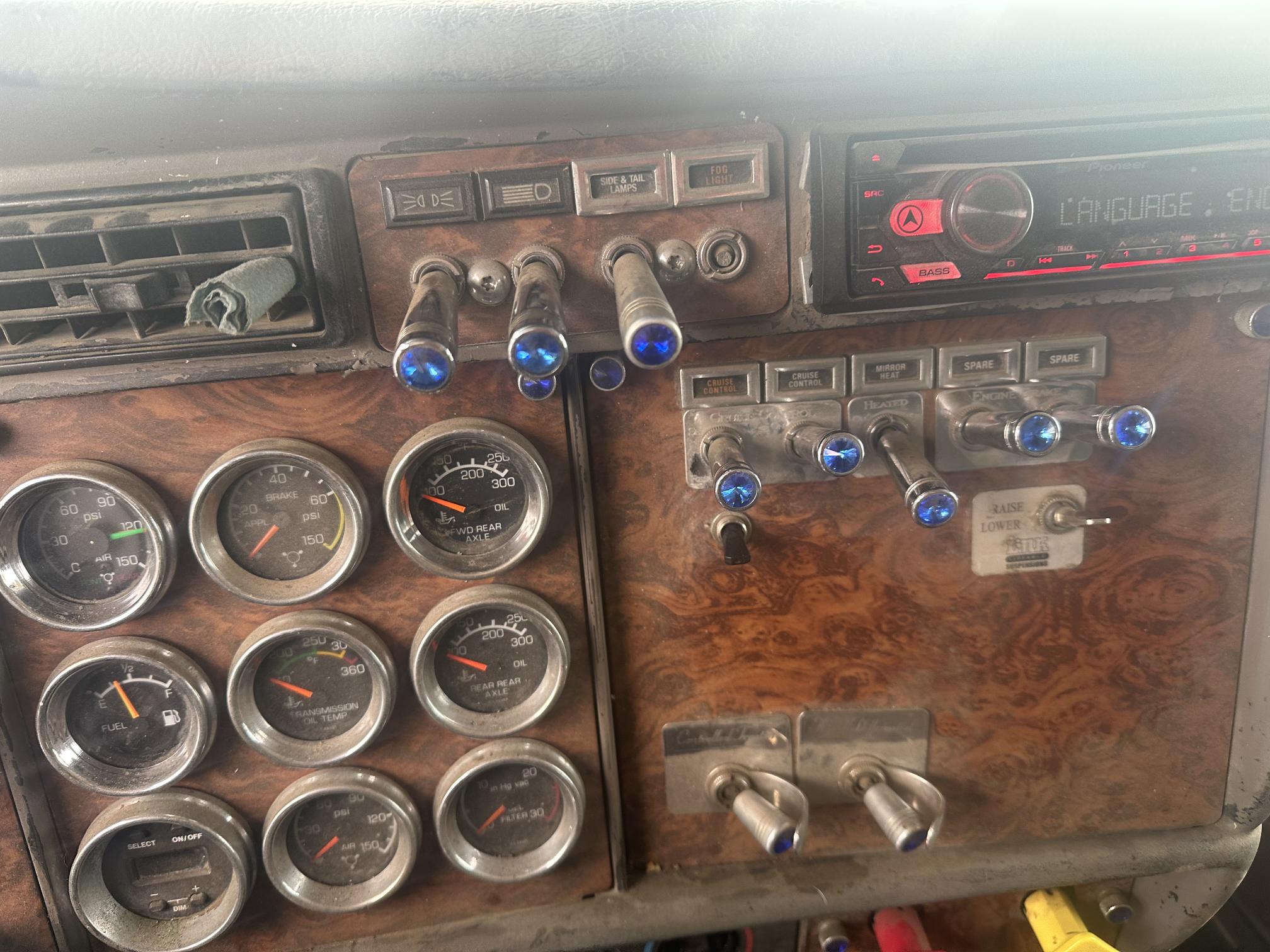 2002 KENWORTH T800 - Image 46