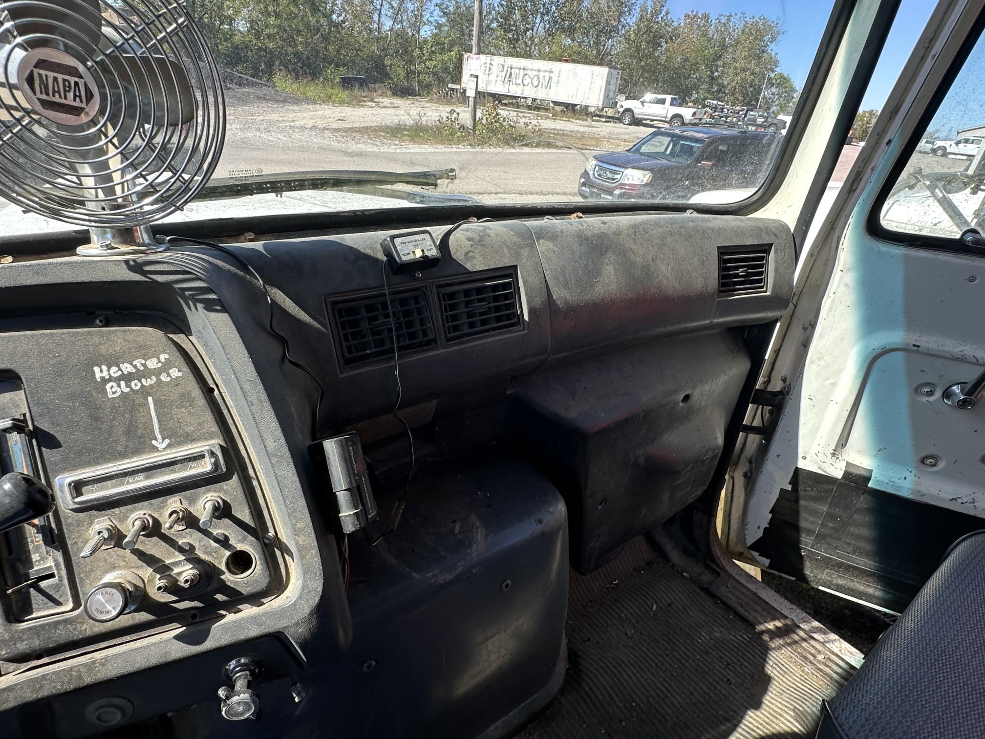 1993 FORD L9000 - Image 21