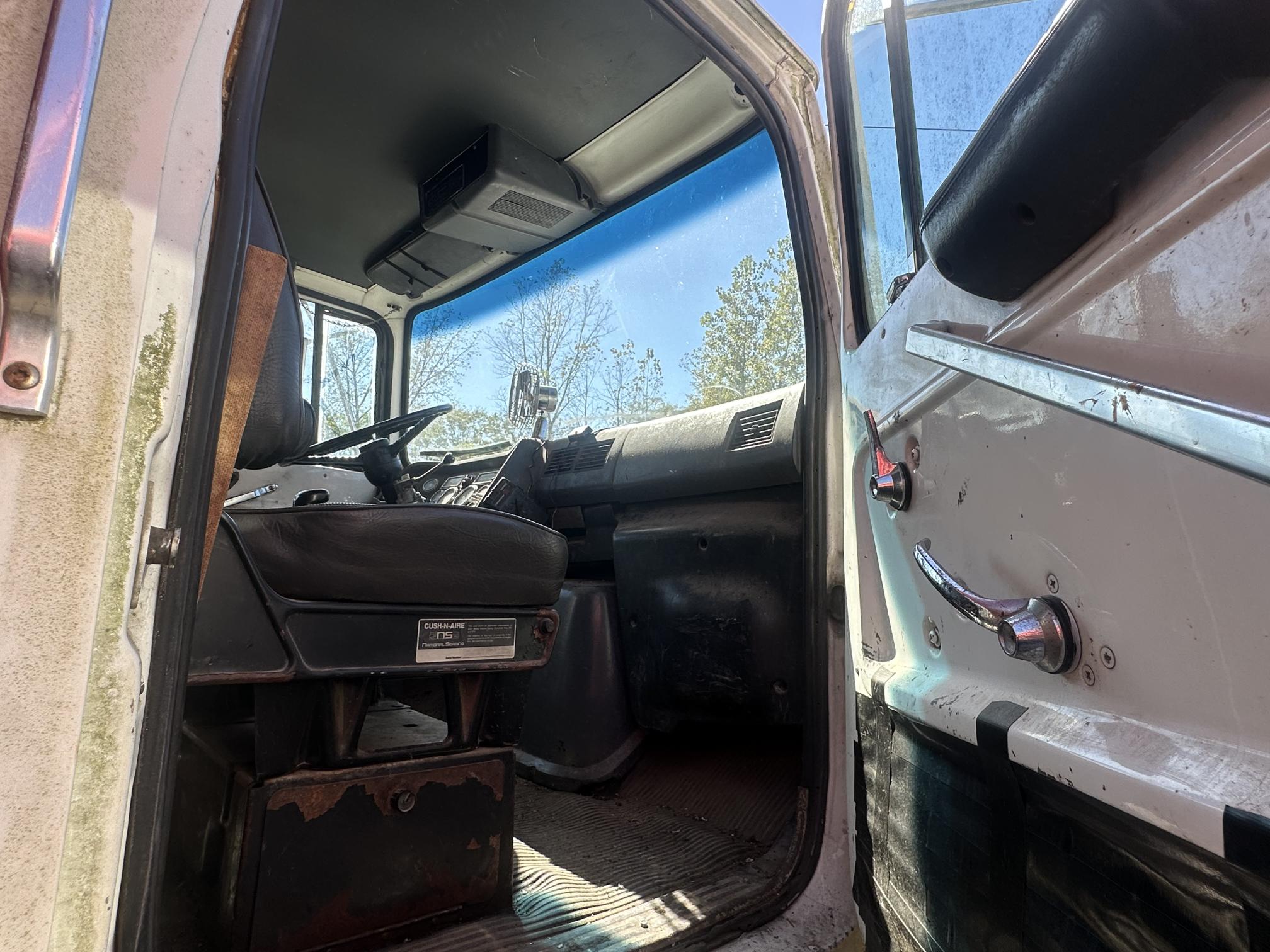 1993 FORD L9000 - Image 16