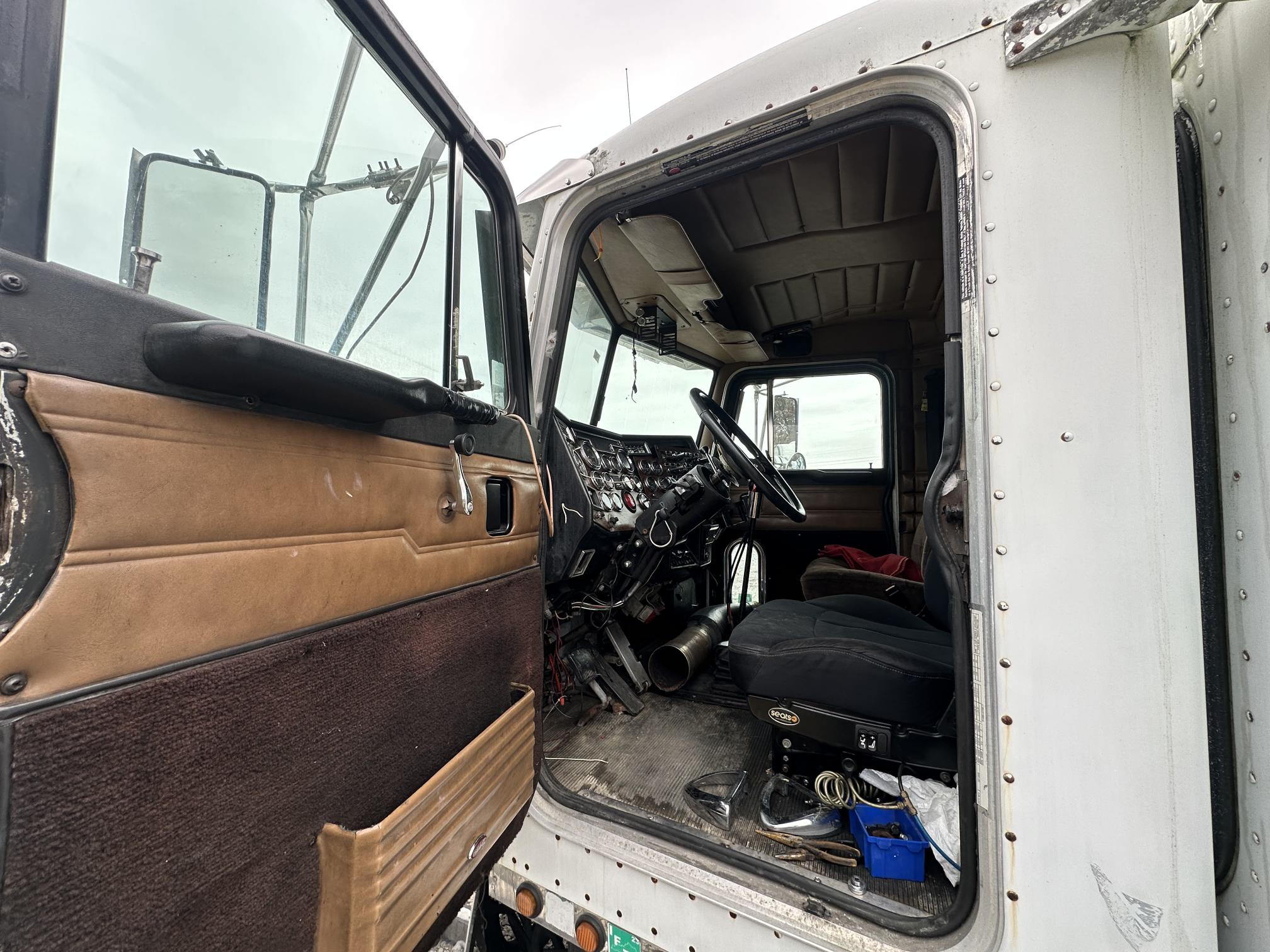 1998 PETERBILT 379 - Image 6