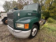 2000 MACK CH612 - Image 2
