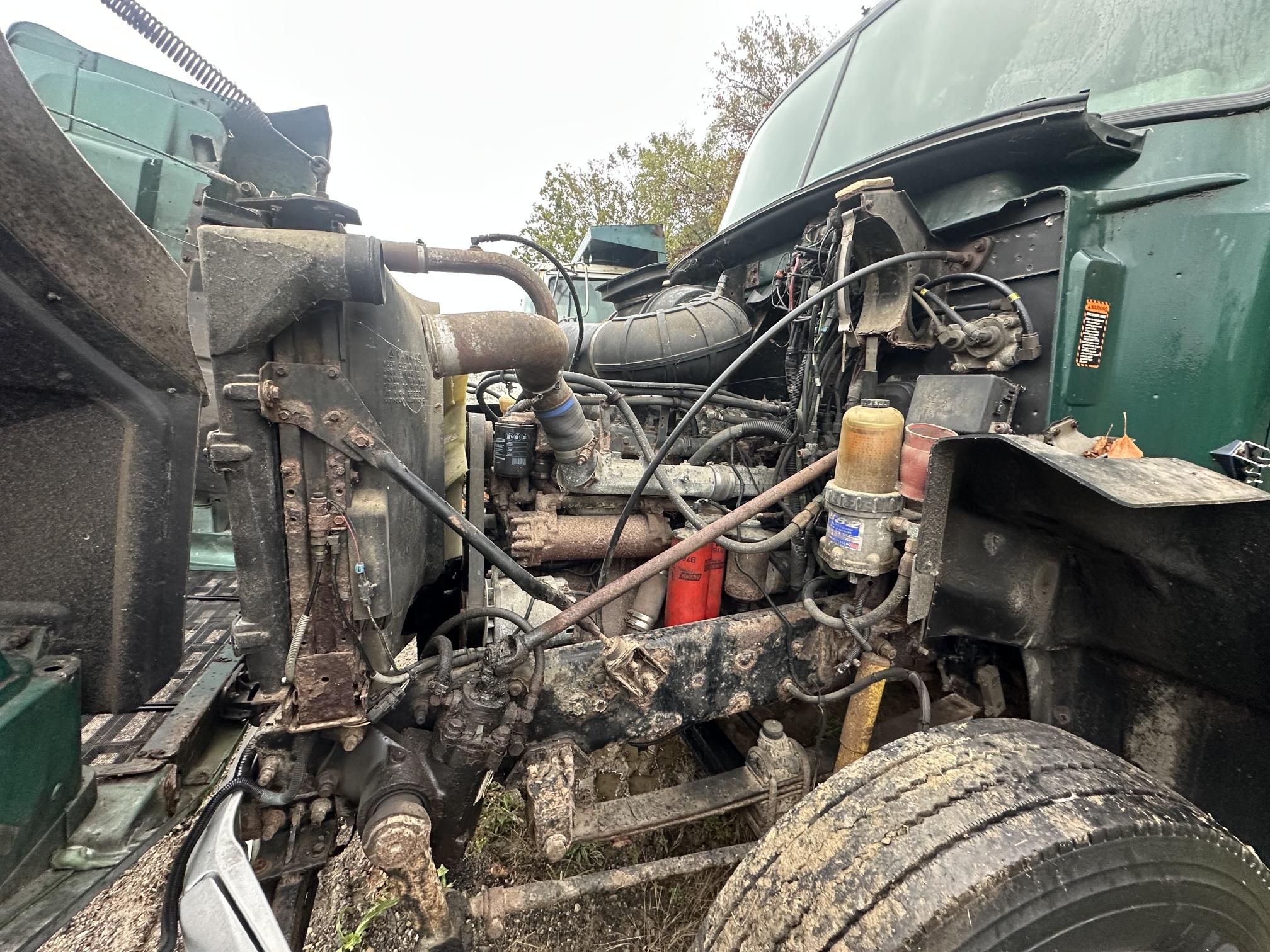 2000 MACK CH612 - view 8 of 8