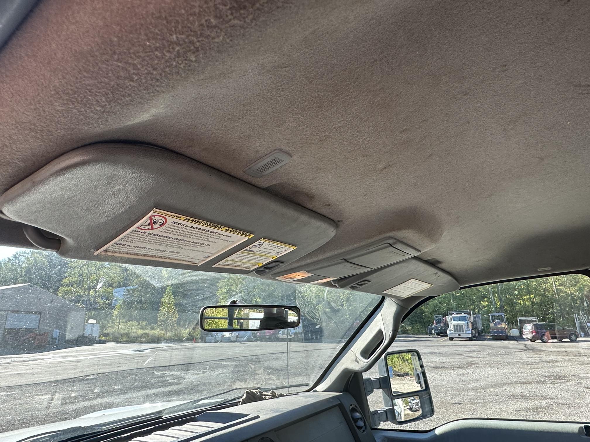 2011 FORD F350 - Image 29