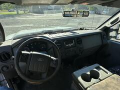 2011 FORD F350 - Image 30