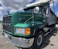 1999 MACK CL713 - Image 1