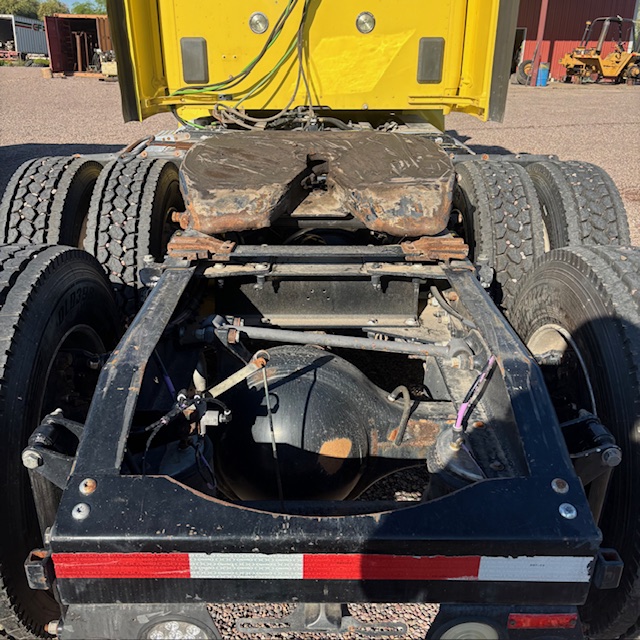 2017 PETERBILT 579 - view 12 of 26