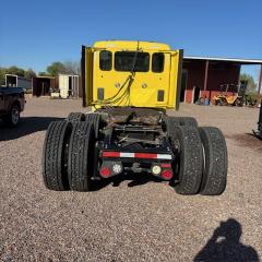 2017 PETERBILT 579 - Image 3