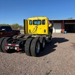 2017 PETERBILT 579 - Image 4