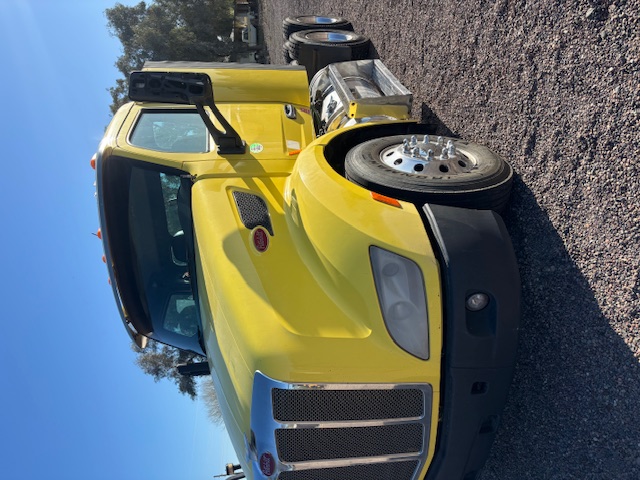 2017 PETERBILT 579 - view 8 of 26