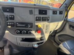 2017 PETERBILT 579 - Image 24
