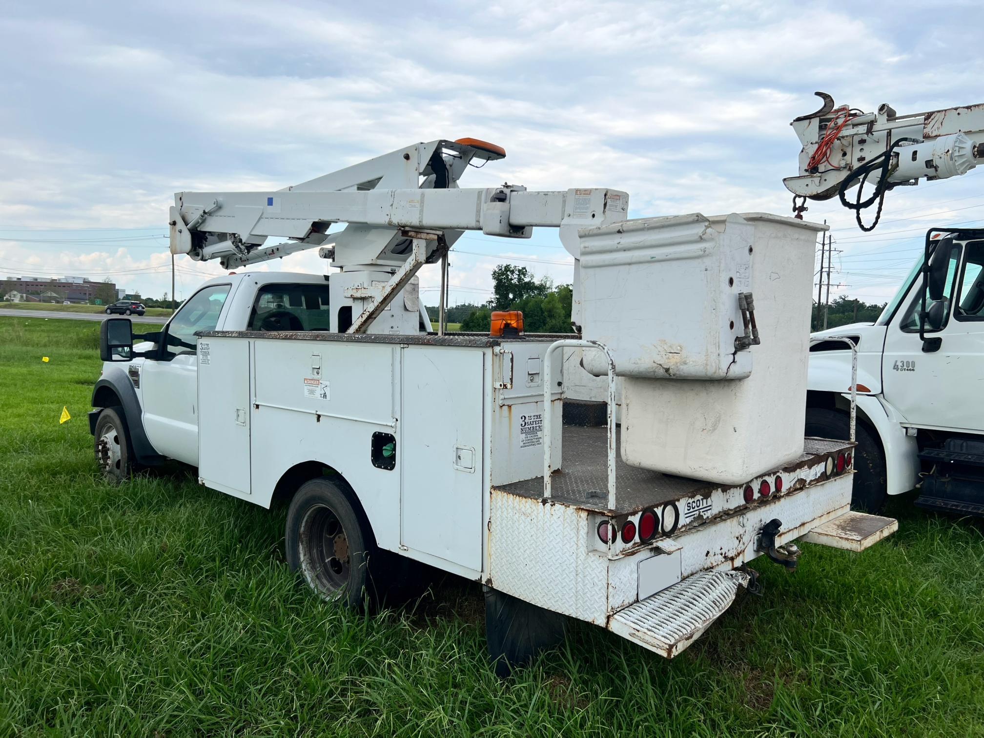 2008 FORD F450 - Image 8