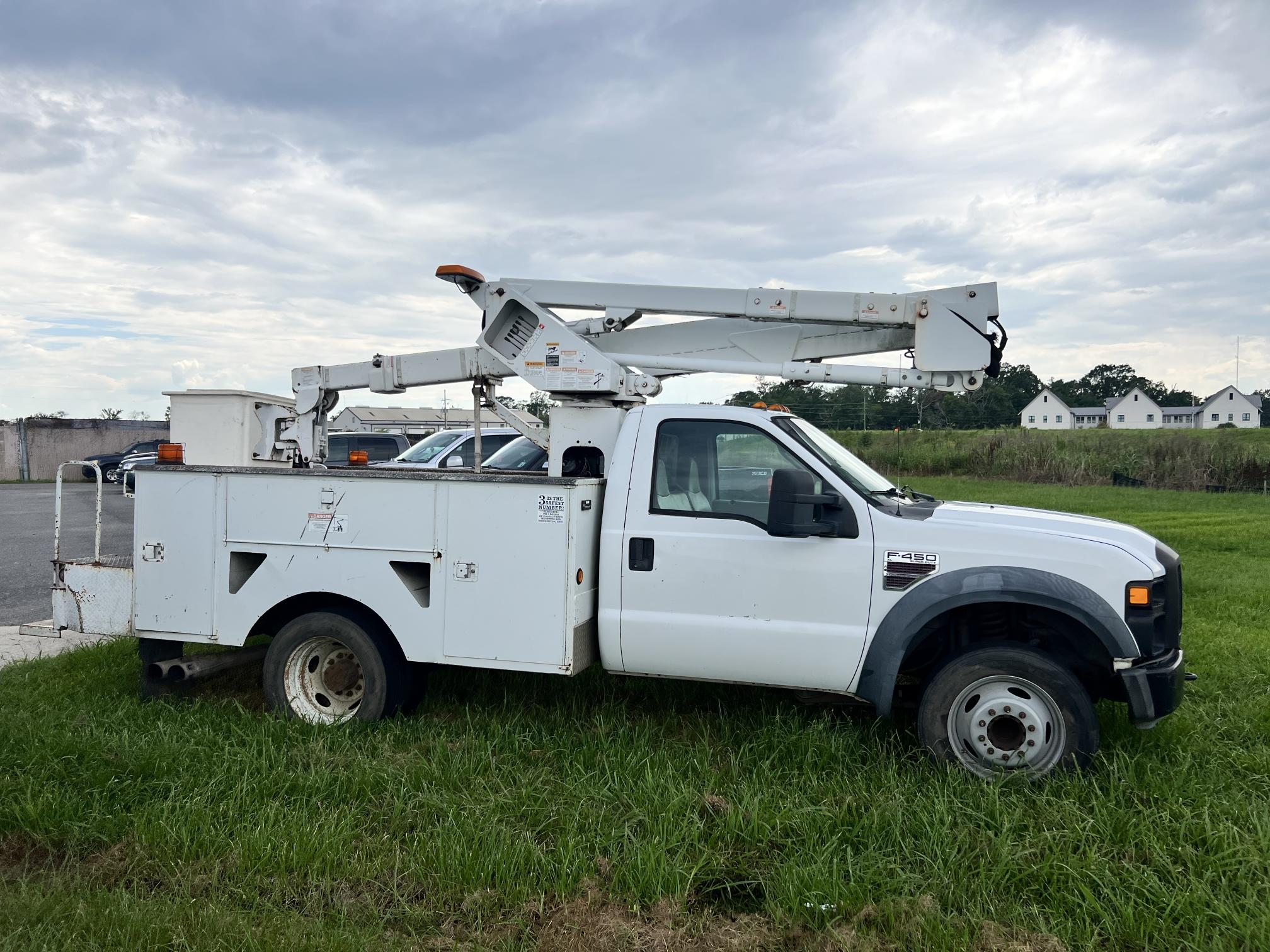 2008 FORD F450 - view 2 of 24