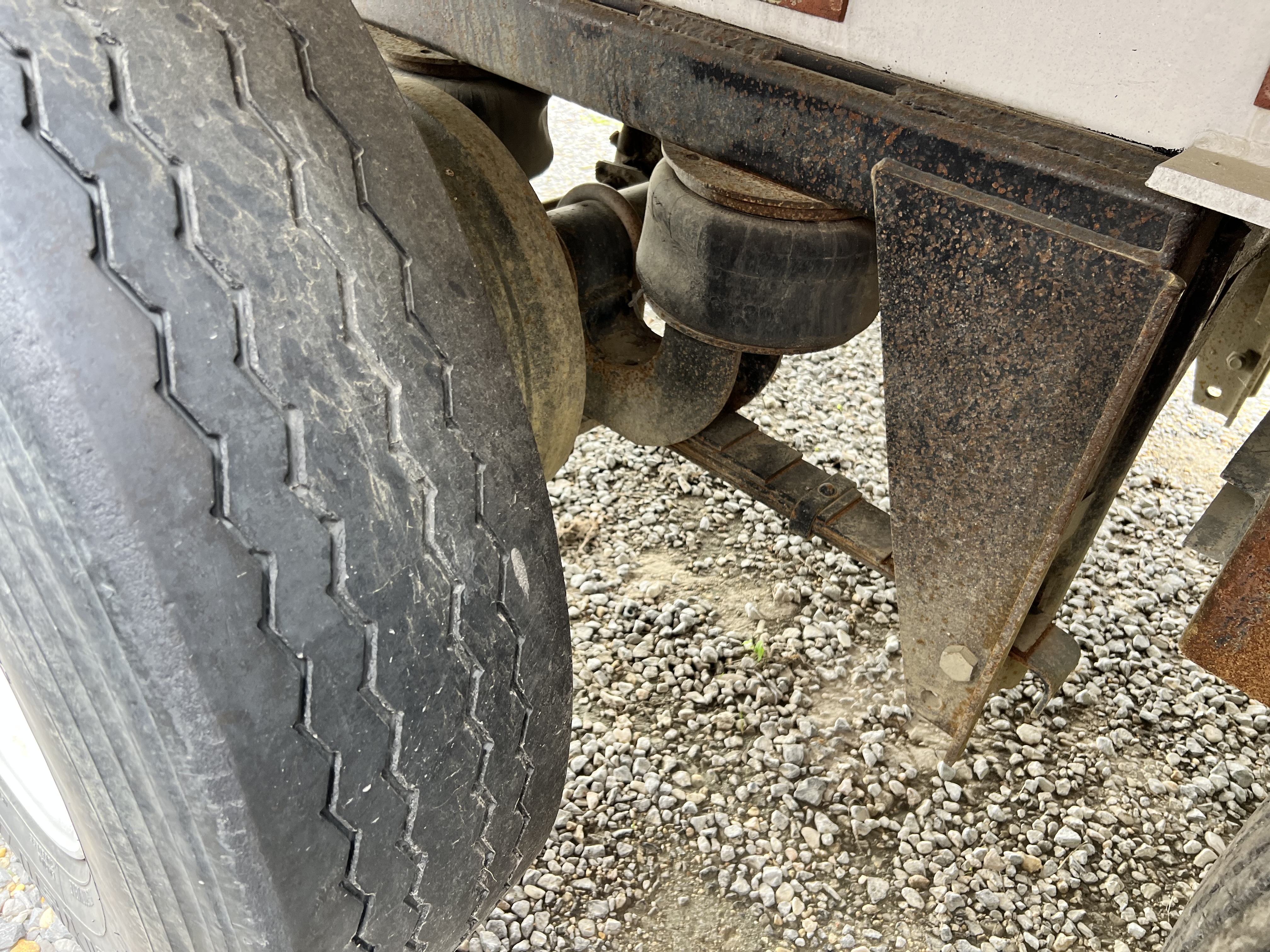 2005 MATE INC 30ft Dump Trailer - Image 16