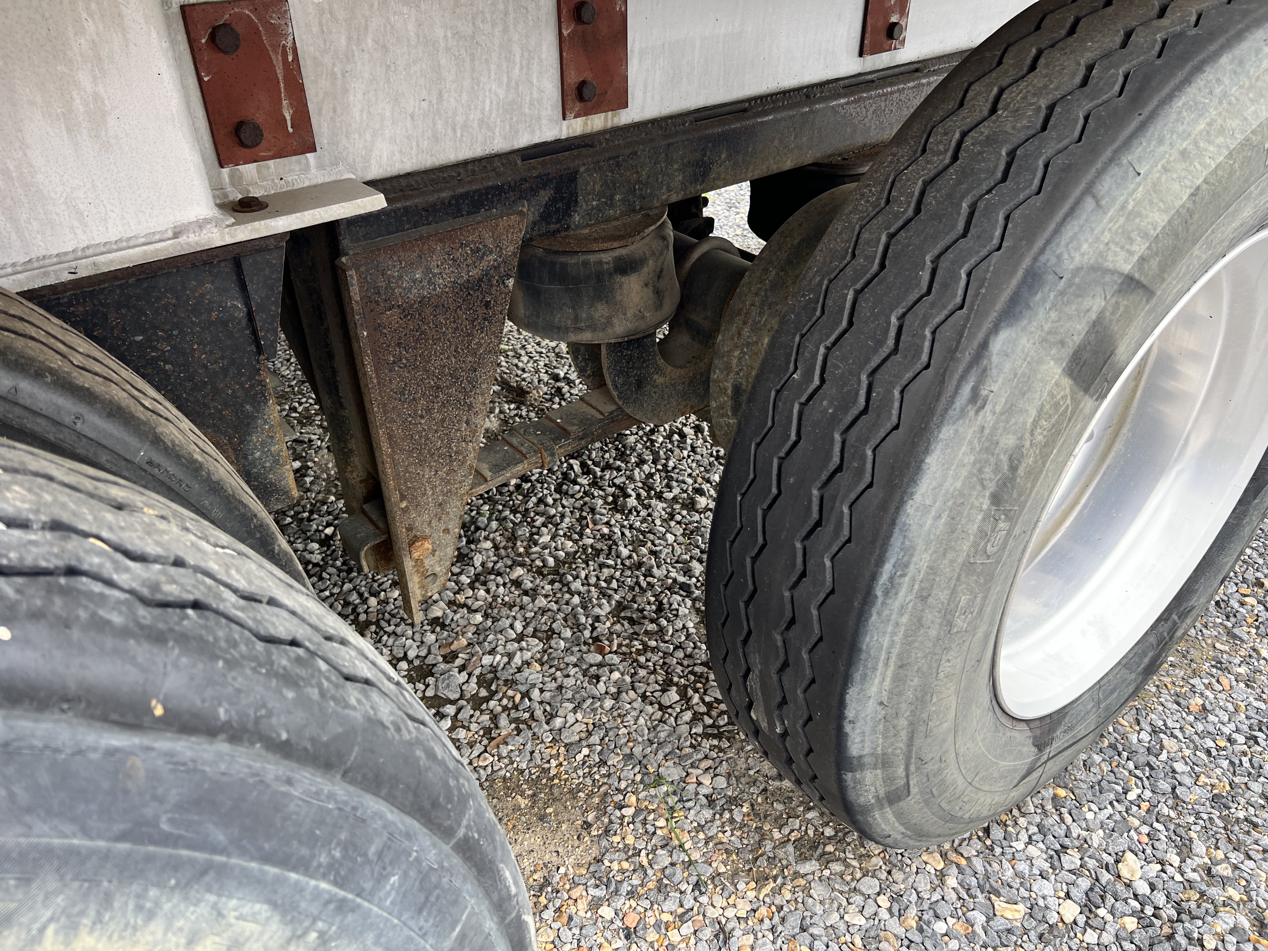 2005 MATE INC 30ft Dump Trailer - Image 21