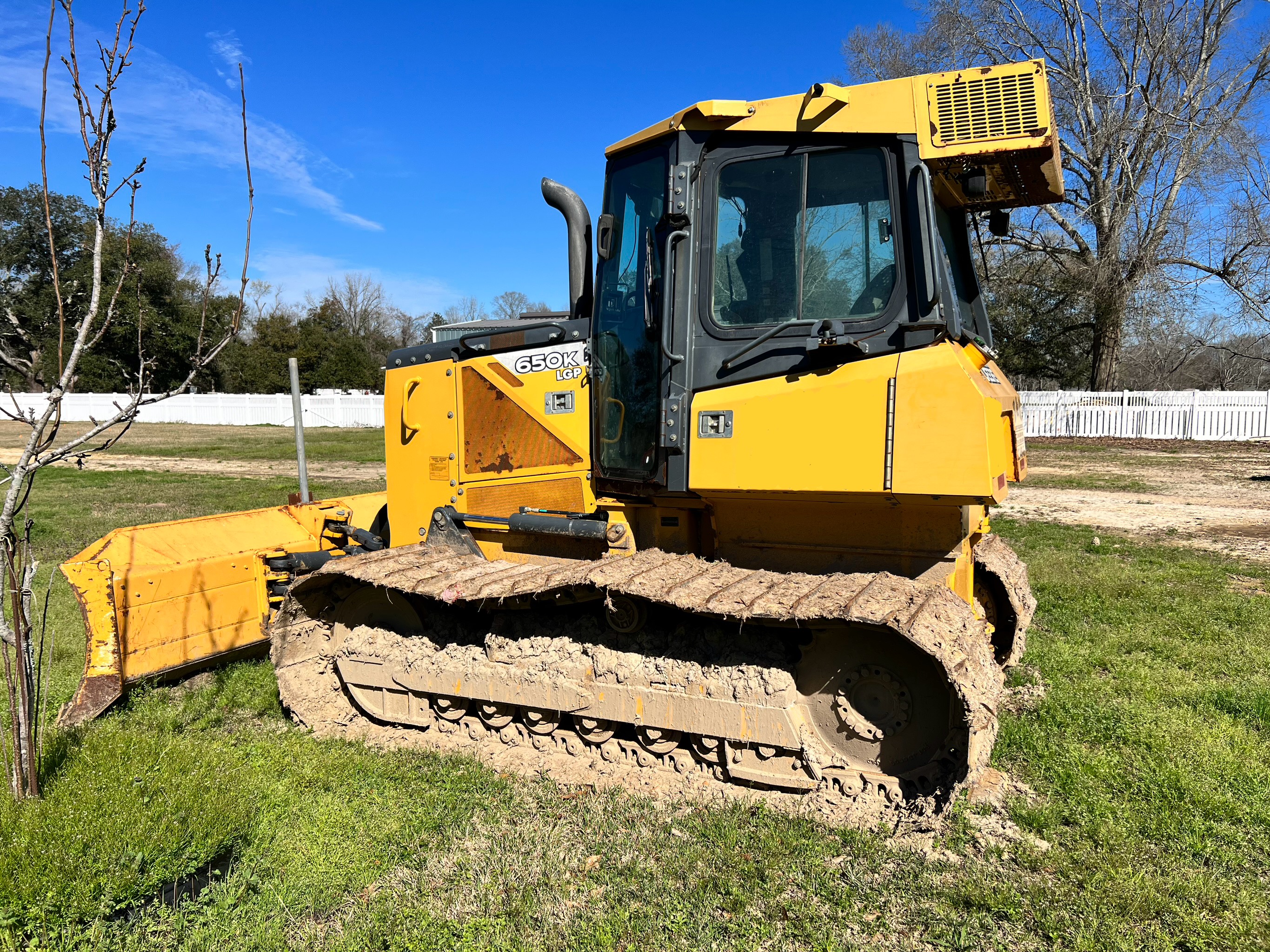 2014 DEERE 650K LGP - Image 2