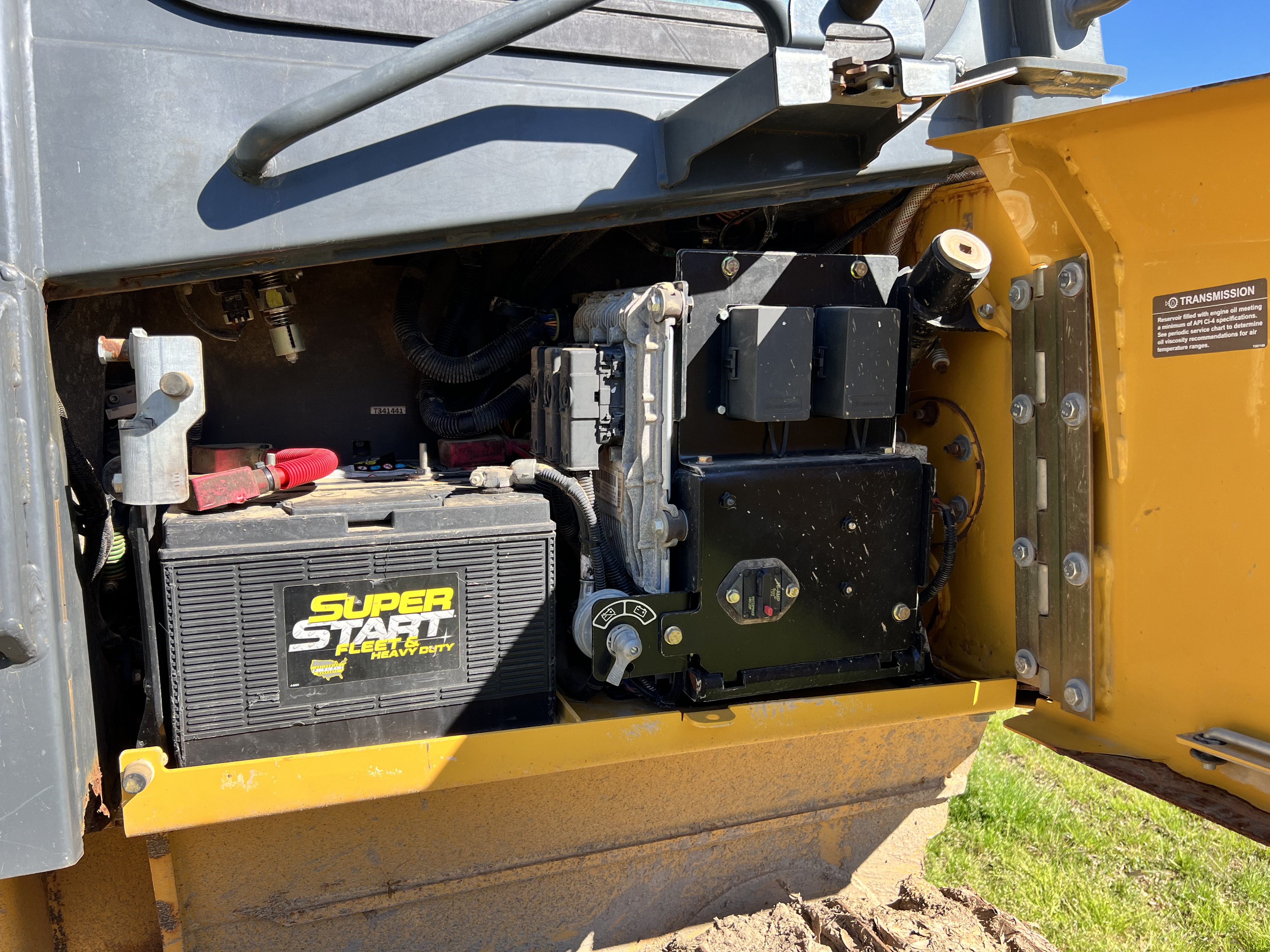 2014 DEERE 650K LGP - Image 24