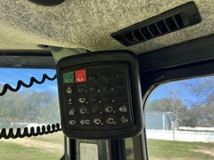 2014 DEERE 650K LGP - Image 39