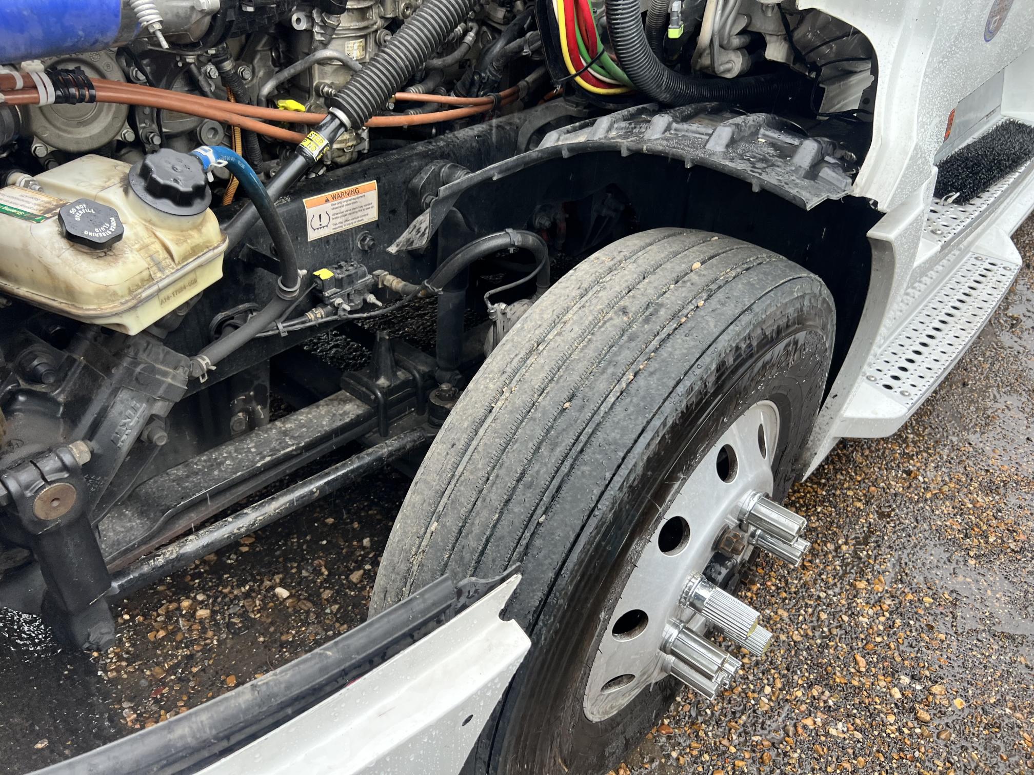 2019 FREIGHTLINER Cascadia - Image 21