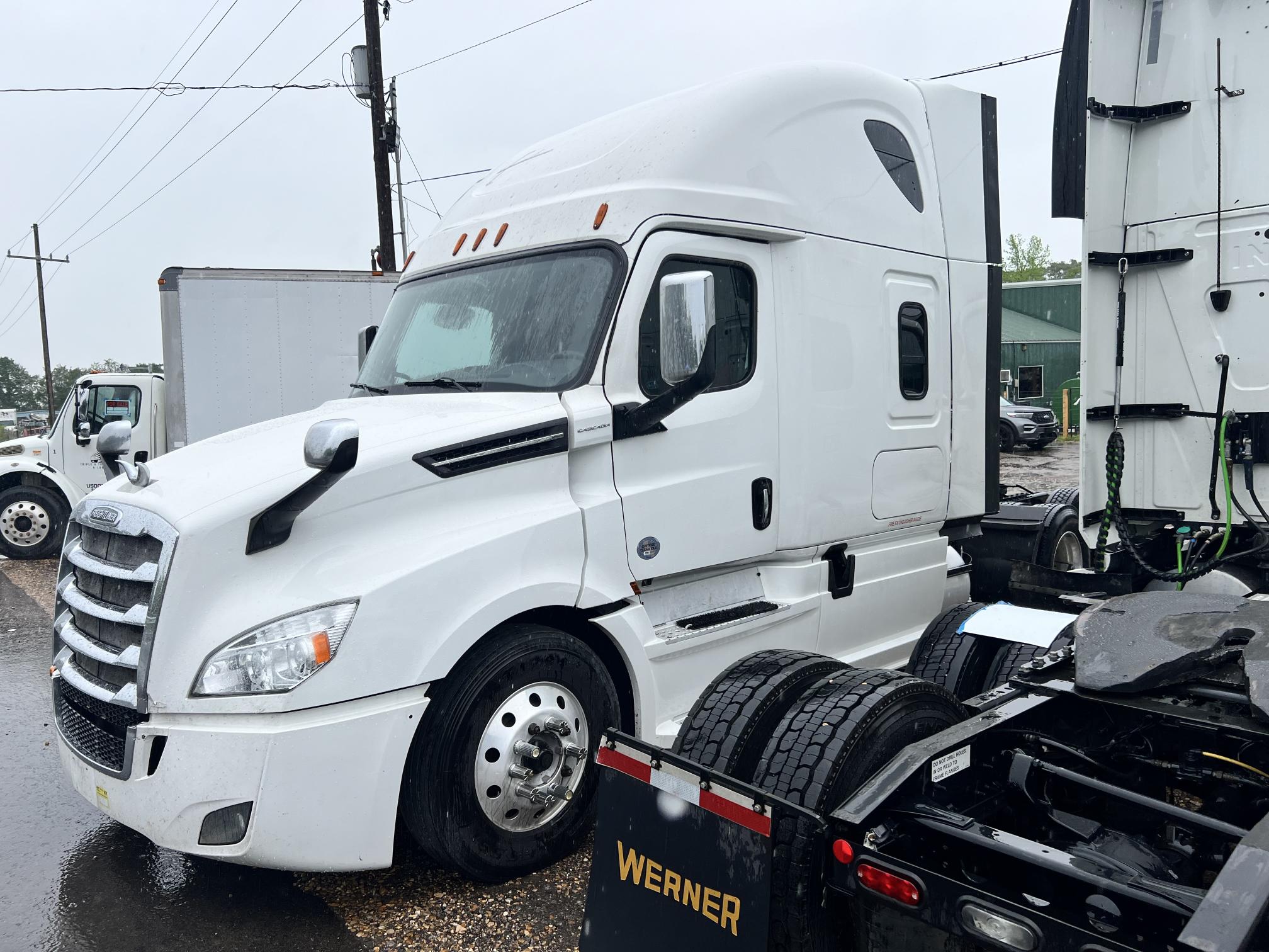 2019 FREIGHTLINER Cascadia - Image 3