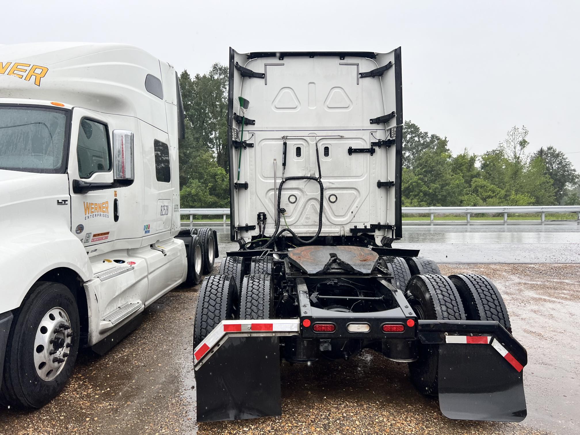 2019 FREIGHTLINER Cascadia - view 6 of 33