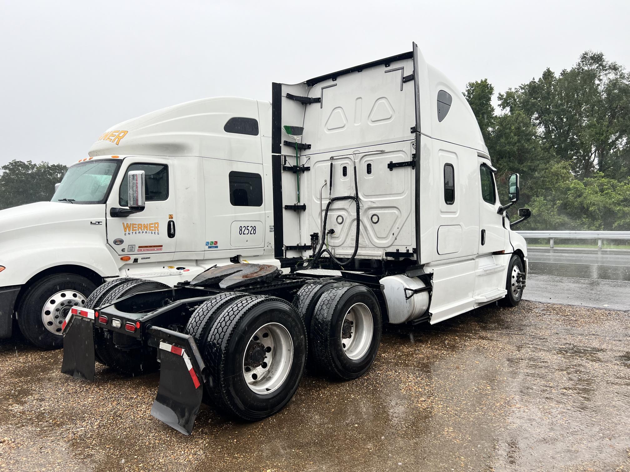 2019 FREIGHTLINER Cascadia - view 7 of 33