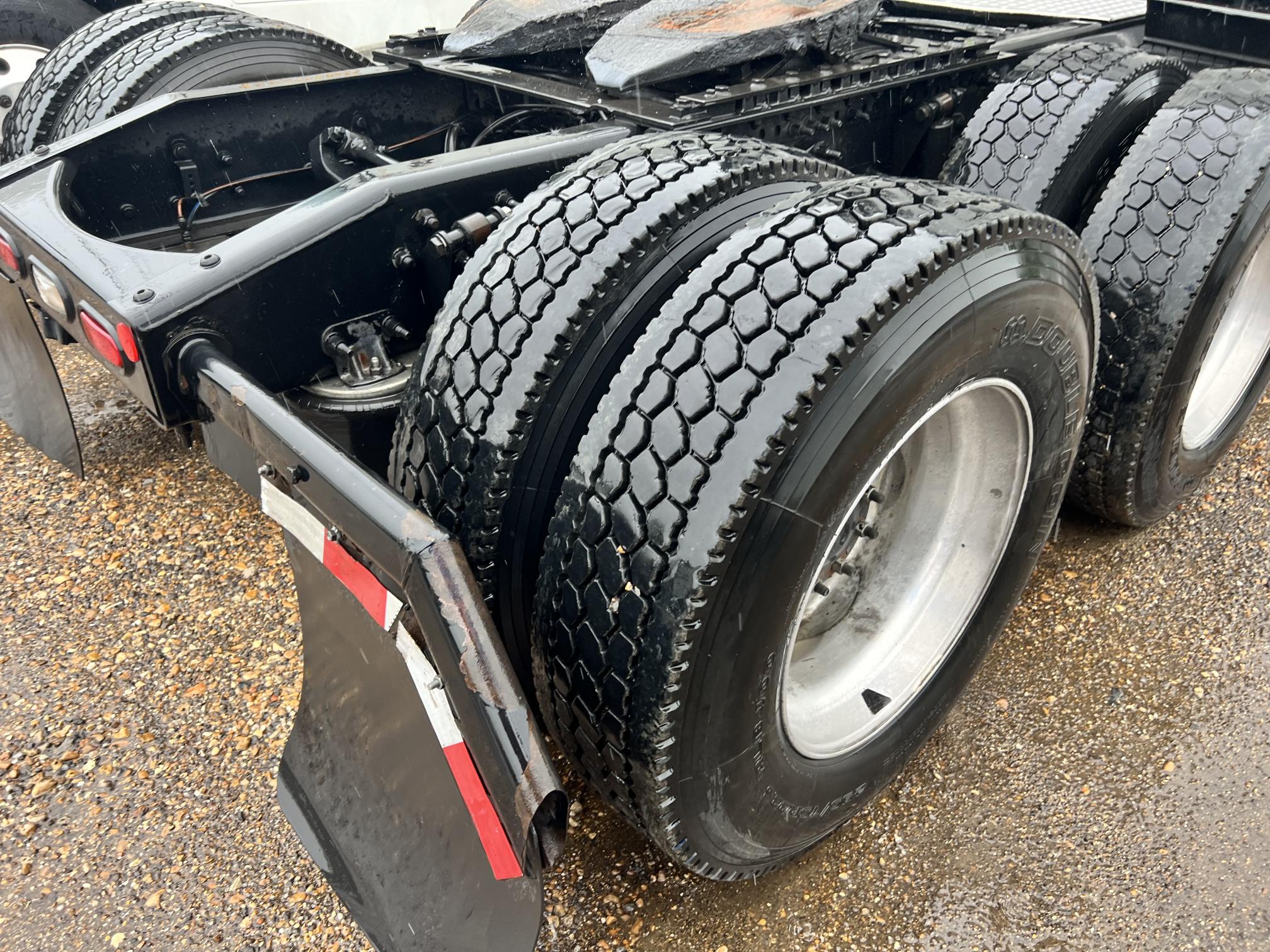 2019 FREIGHTLINER Cascadia - Image 16