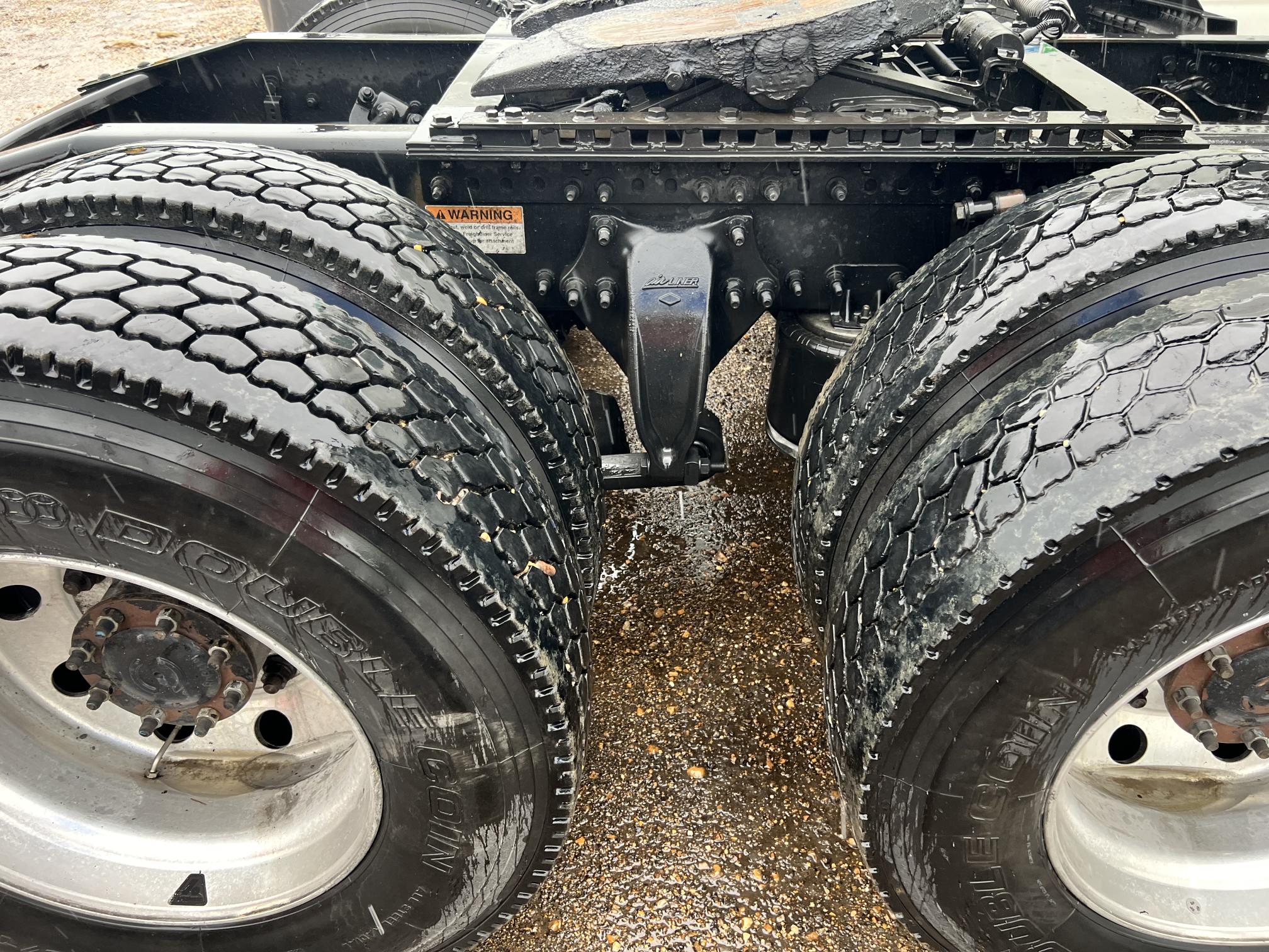 2019 FREIGHTLINER Cascadia - view 17 of 33