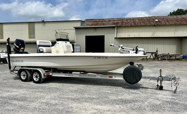 2011 SHEARWATER BOAT 23TE Bay Boat