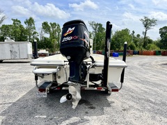 2011 SHEARWATER BOAT 23TE Bay Boat - Image 4