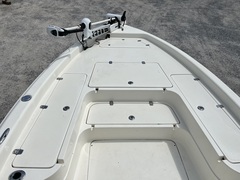 2011 SHEARWATER BOAT 23TE Bay Boat - Image 19