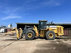 2015 DEERE 824K - Image 2