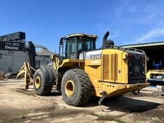2015 DEERE 824K - Image 3
