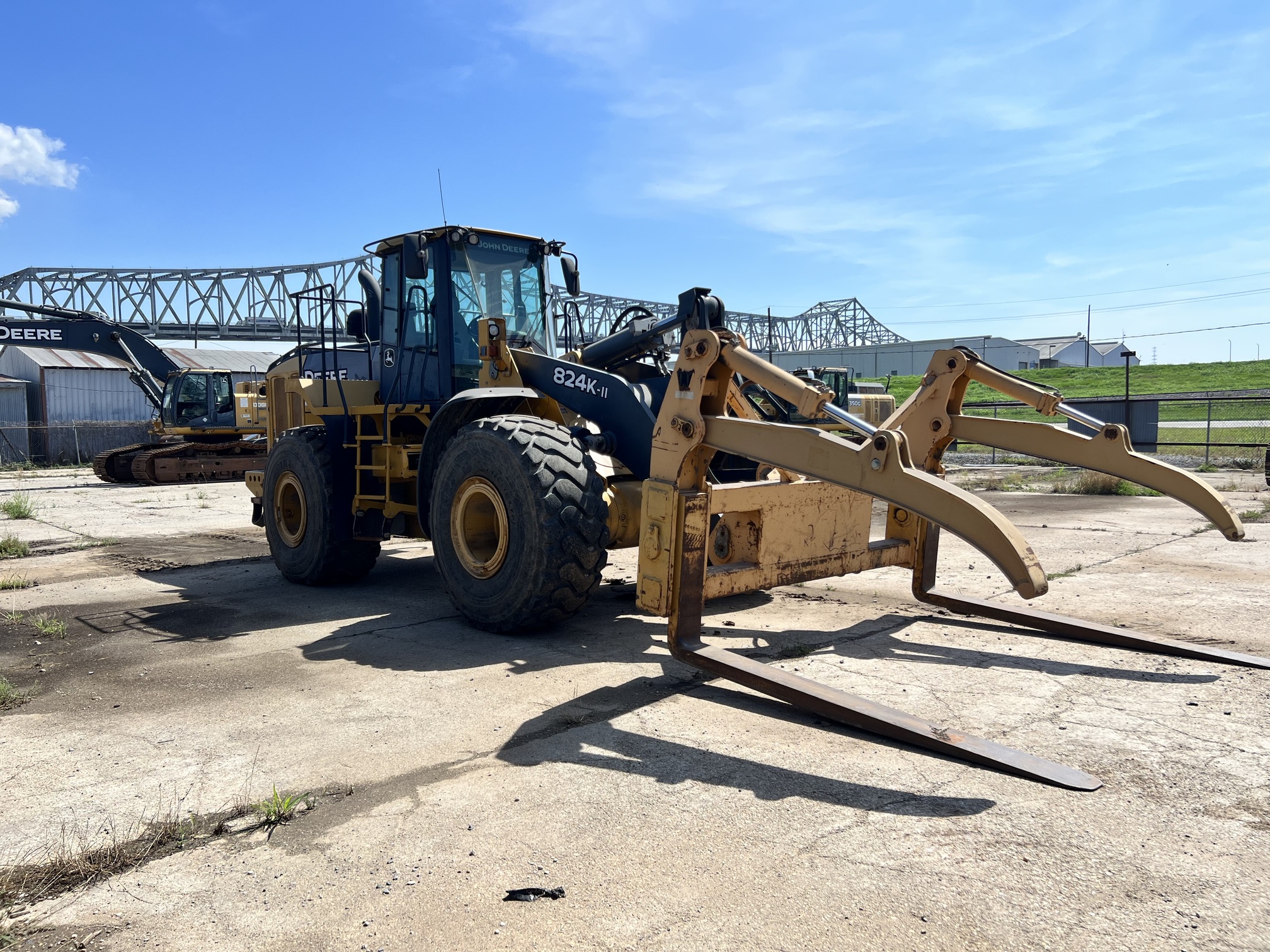 2015 DEERE 824K - Image 7