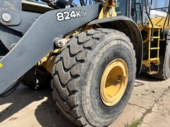 2015 DEERE 824K - Image 13