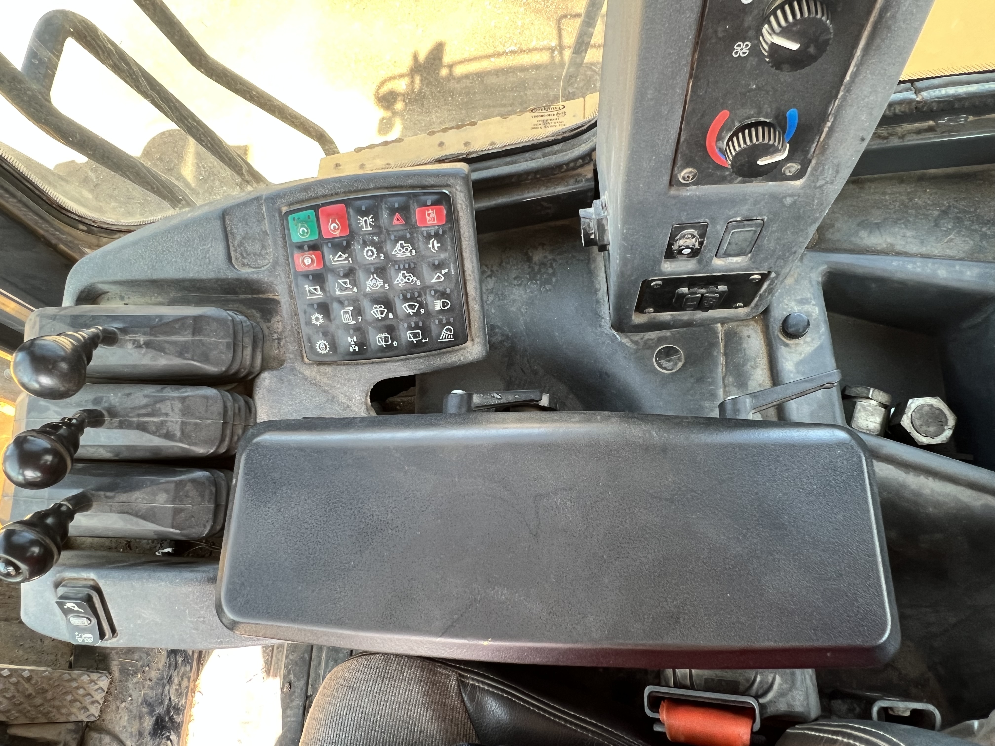 2015 DEERE 824K - Image 28