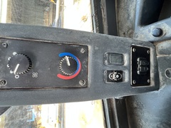 2015 DEERE 824K - Image 30