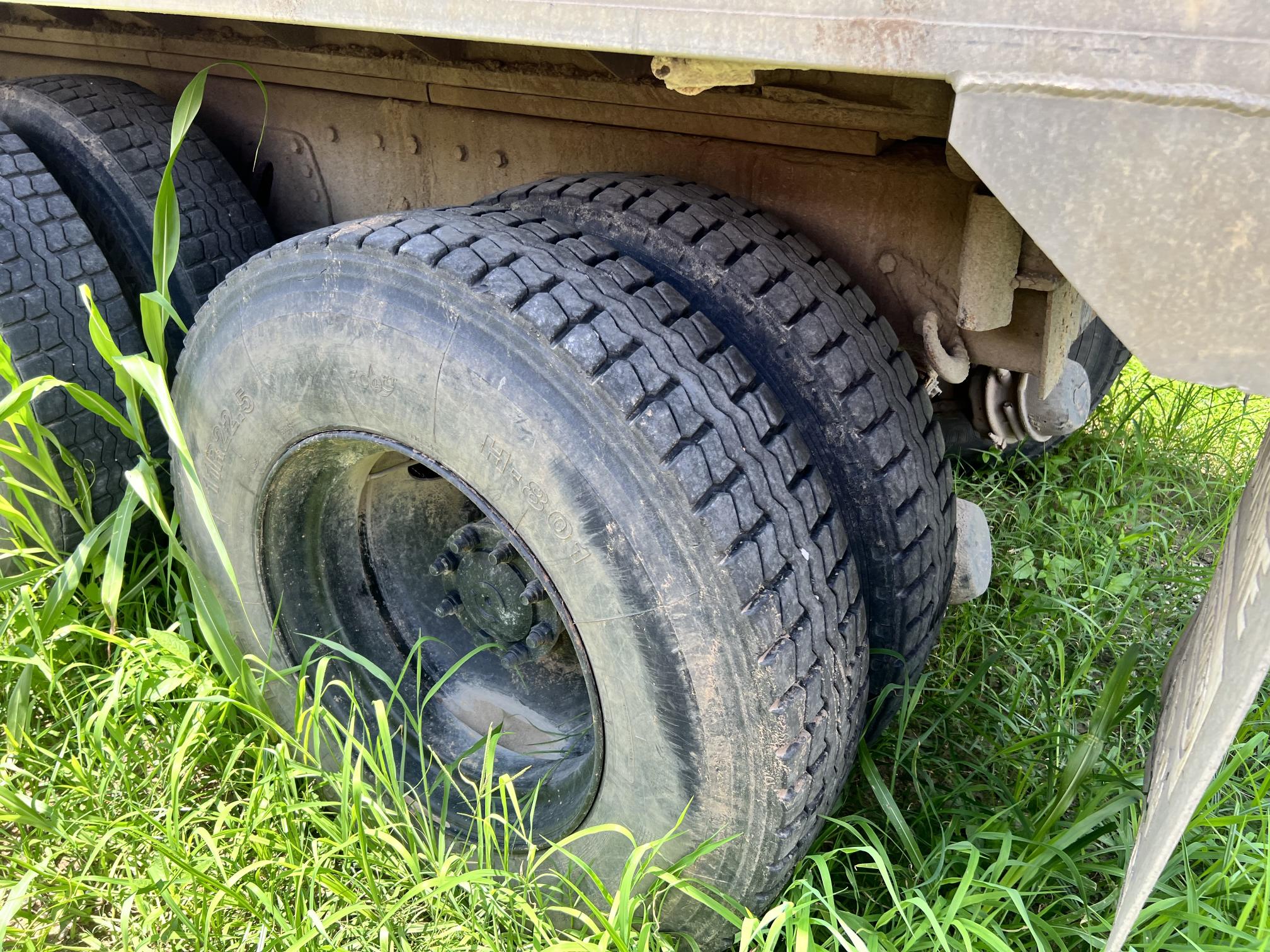 1997 INTERNATIONAL F4900 - view 18 of 19