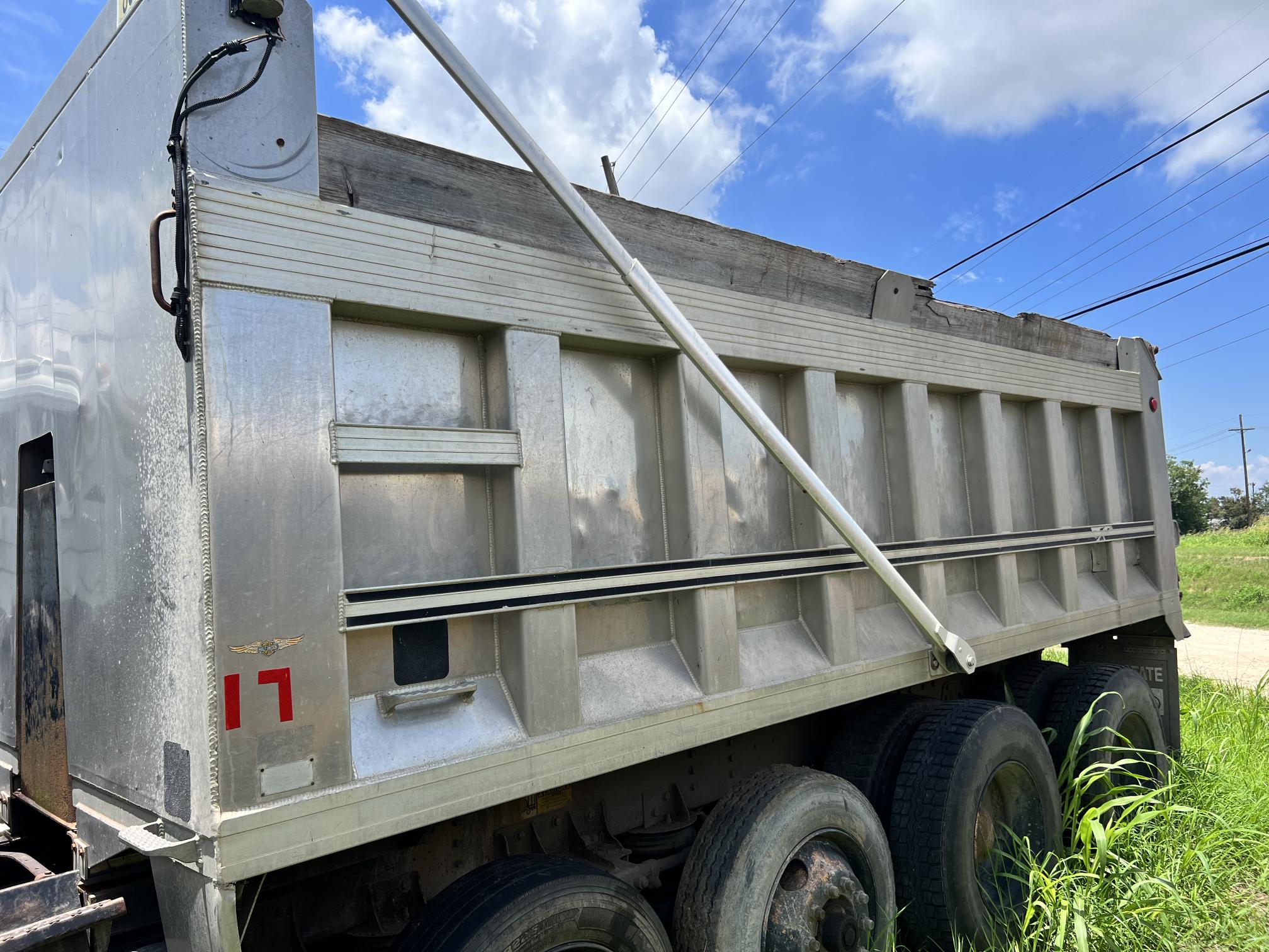 1997 INTERNATIONAL F4900 - view 5 of 19