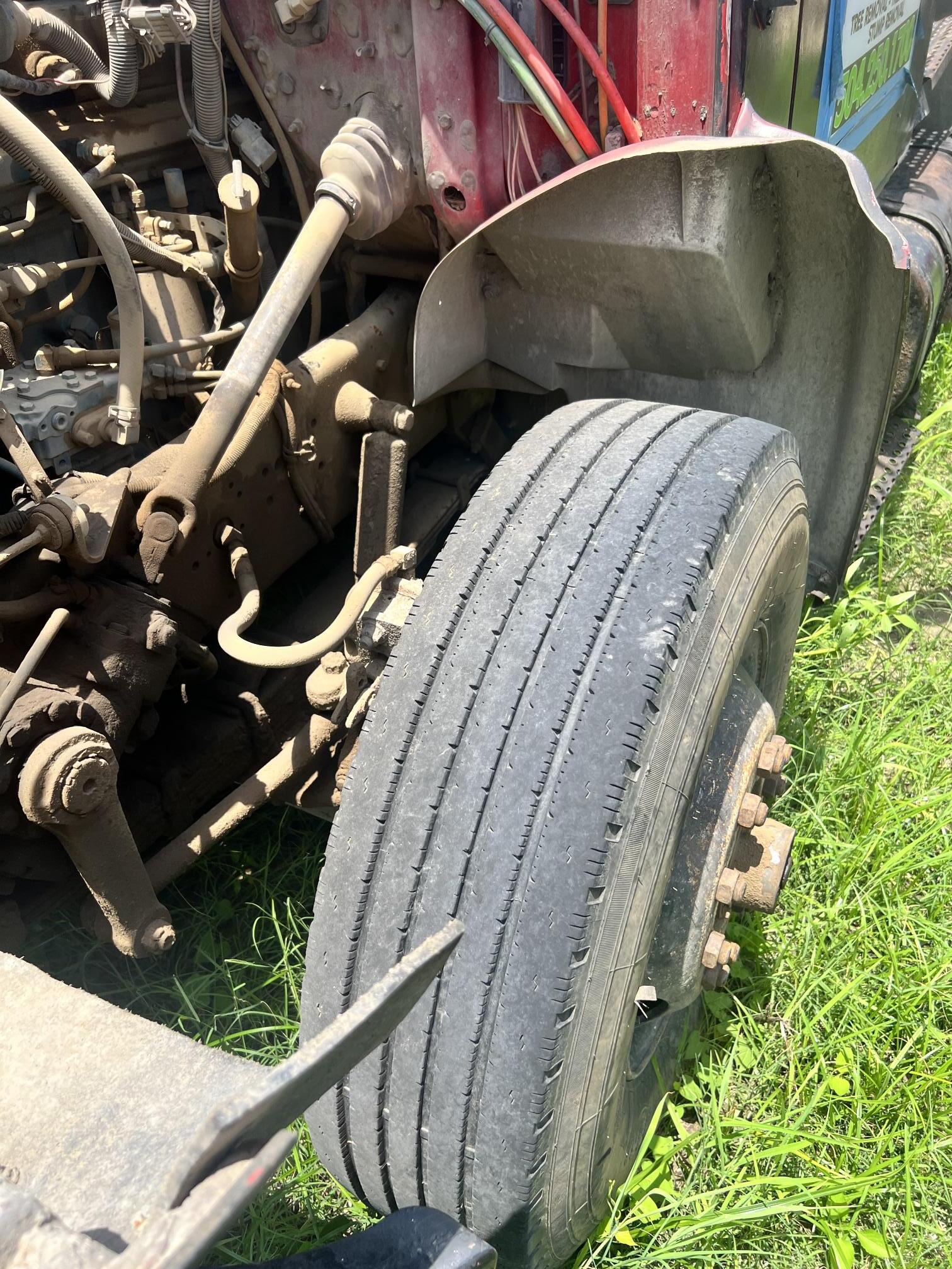 1997 INTERNATIONAL F4900 - view 16 of 19