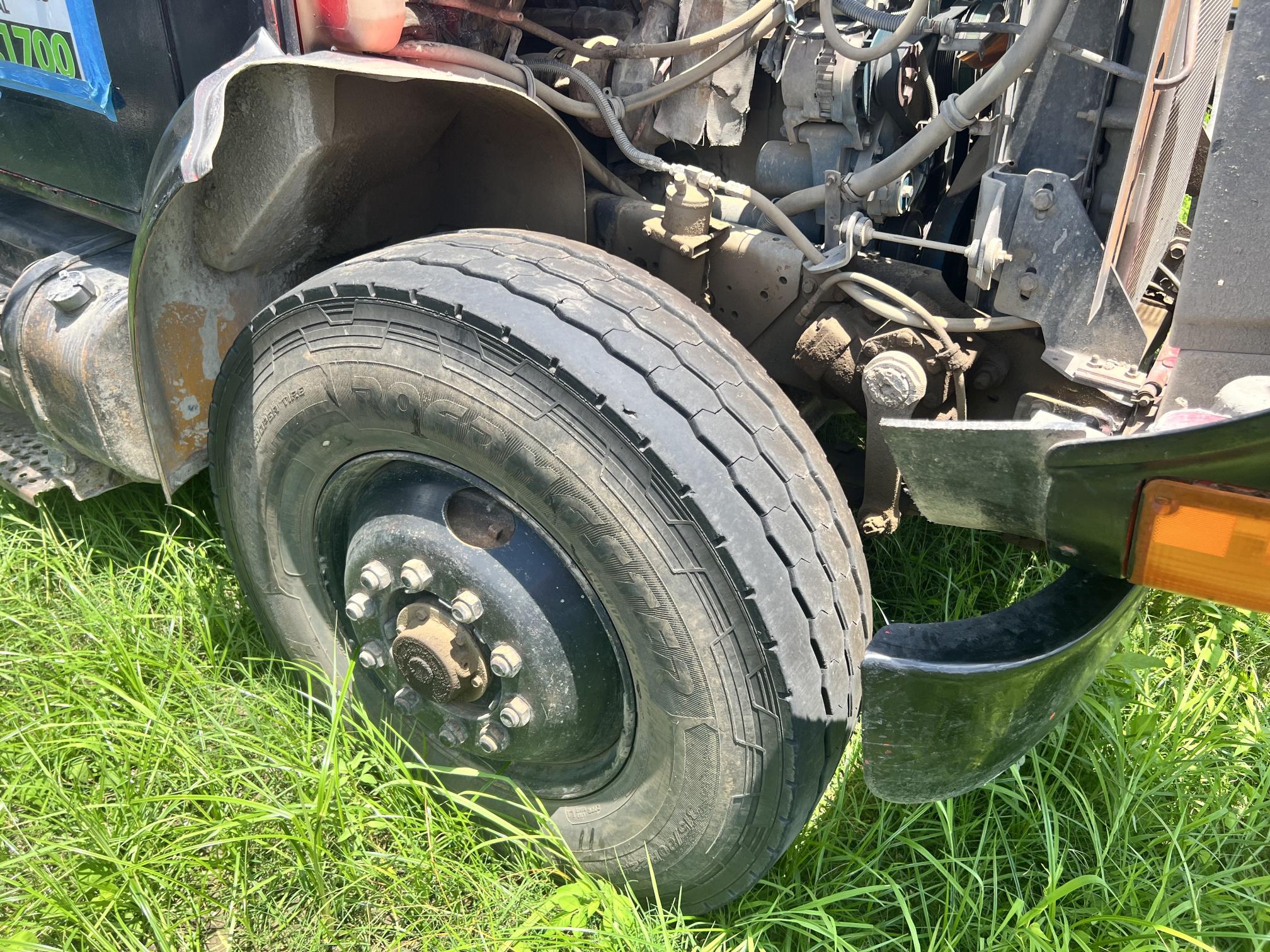 1997 INTERNATIONAL F4900 - view 15 of 19