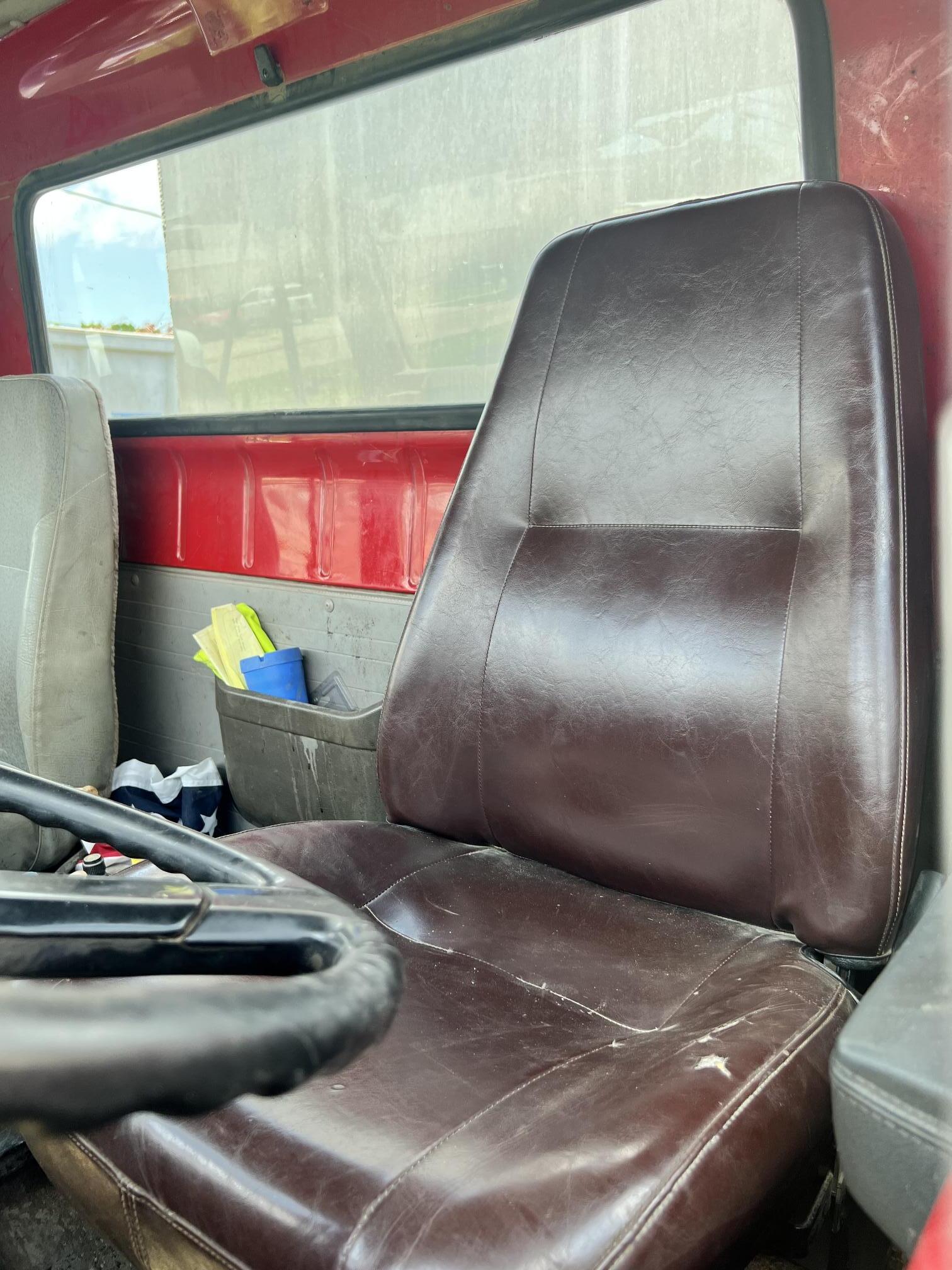 1997 INTERNATIONAL F4900 - view 13 of 19