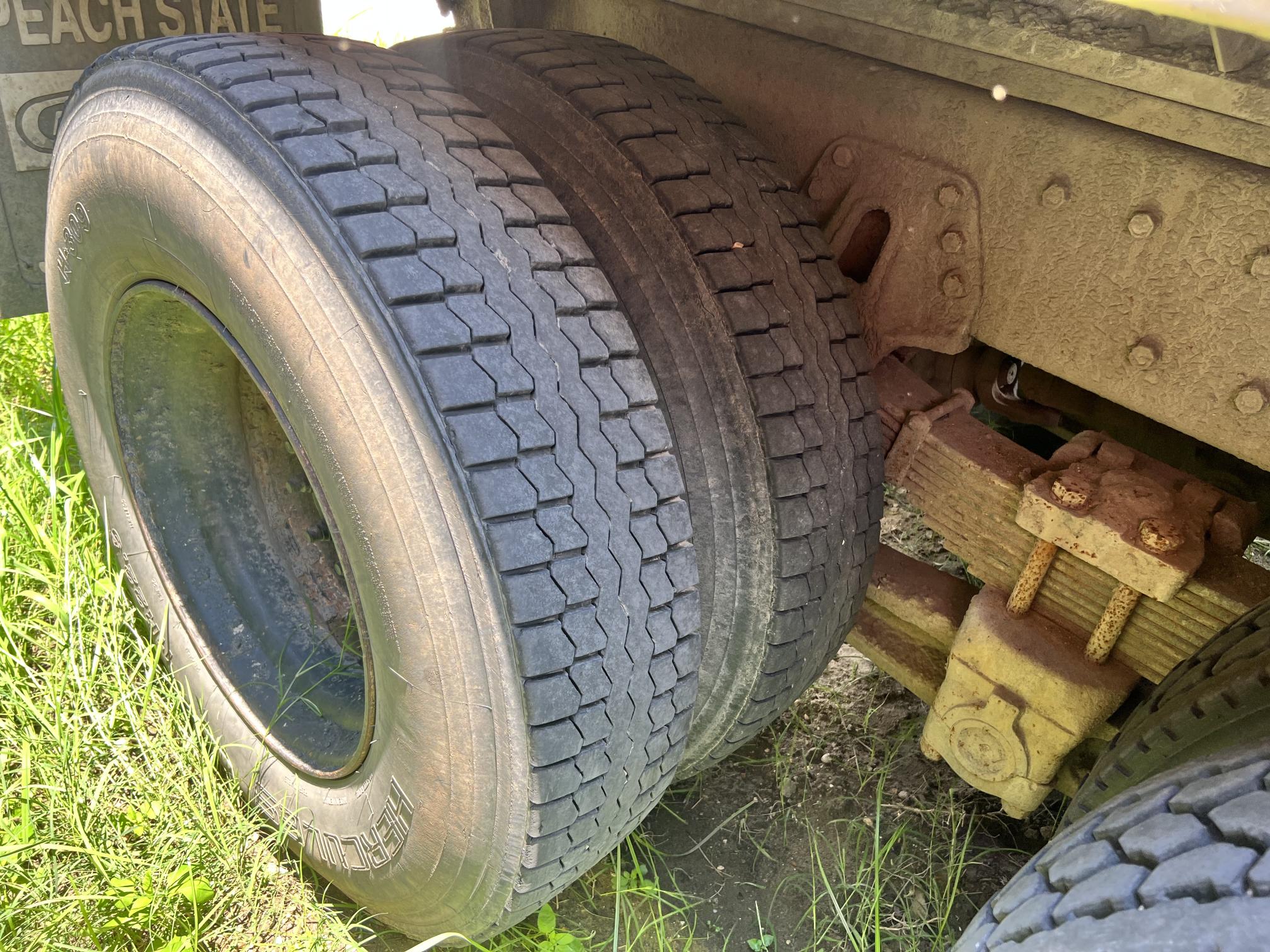 1997 INTERNATIONAL F4900 - view 12 of 19