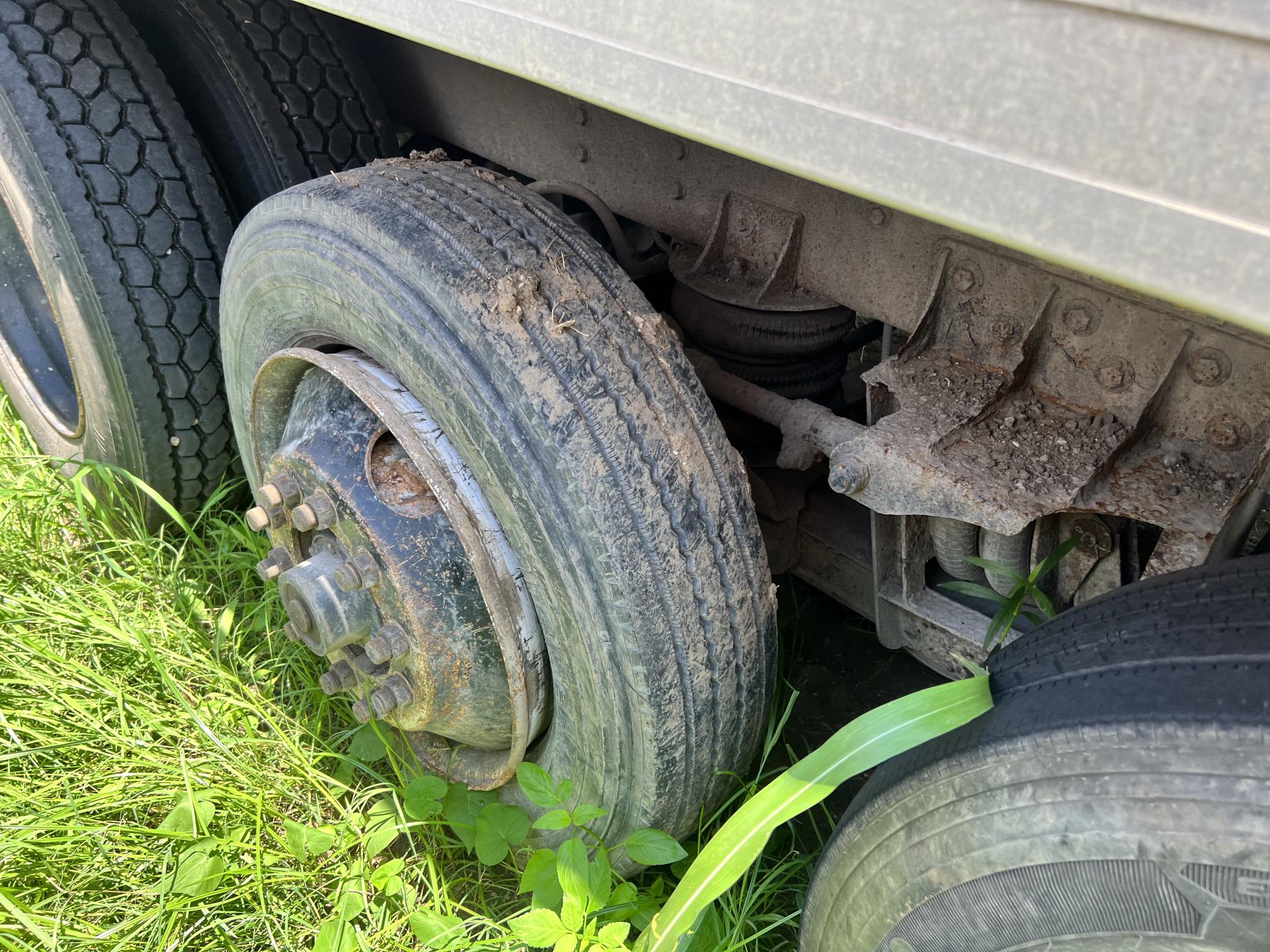 1997 INTERNATIONAL F4900 - view 10 of 19